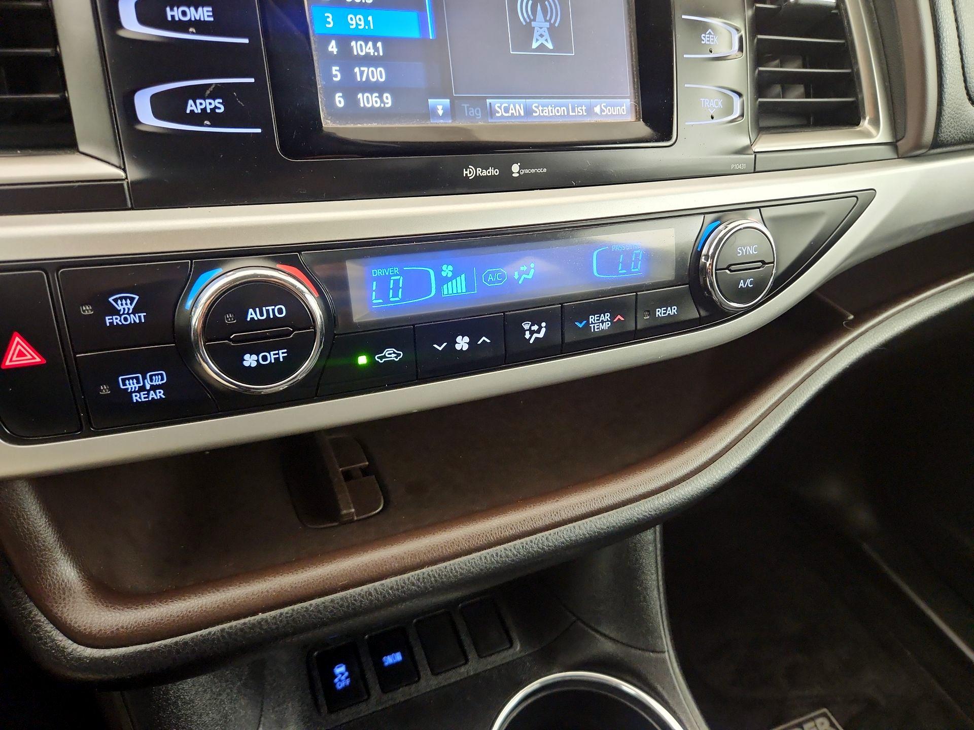 Thumbnail: 2014 Toyota Highlander - 16