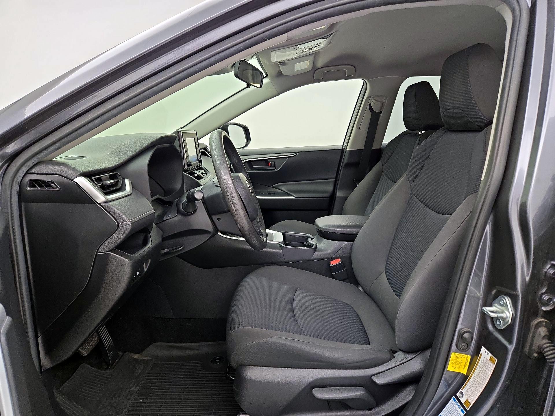 Thumbnail: 2020 Toyota RAV4 - 11