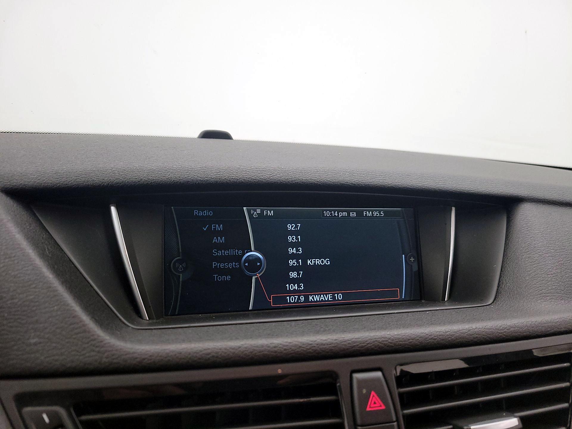 Thumbnail: 2015 BMW X1 - 15