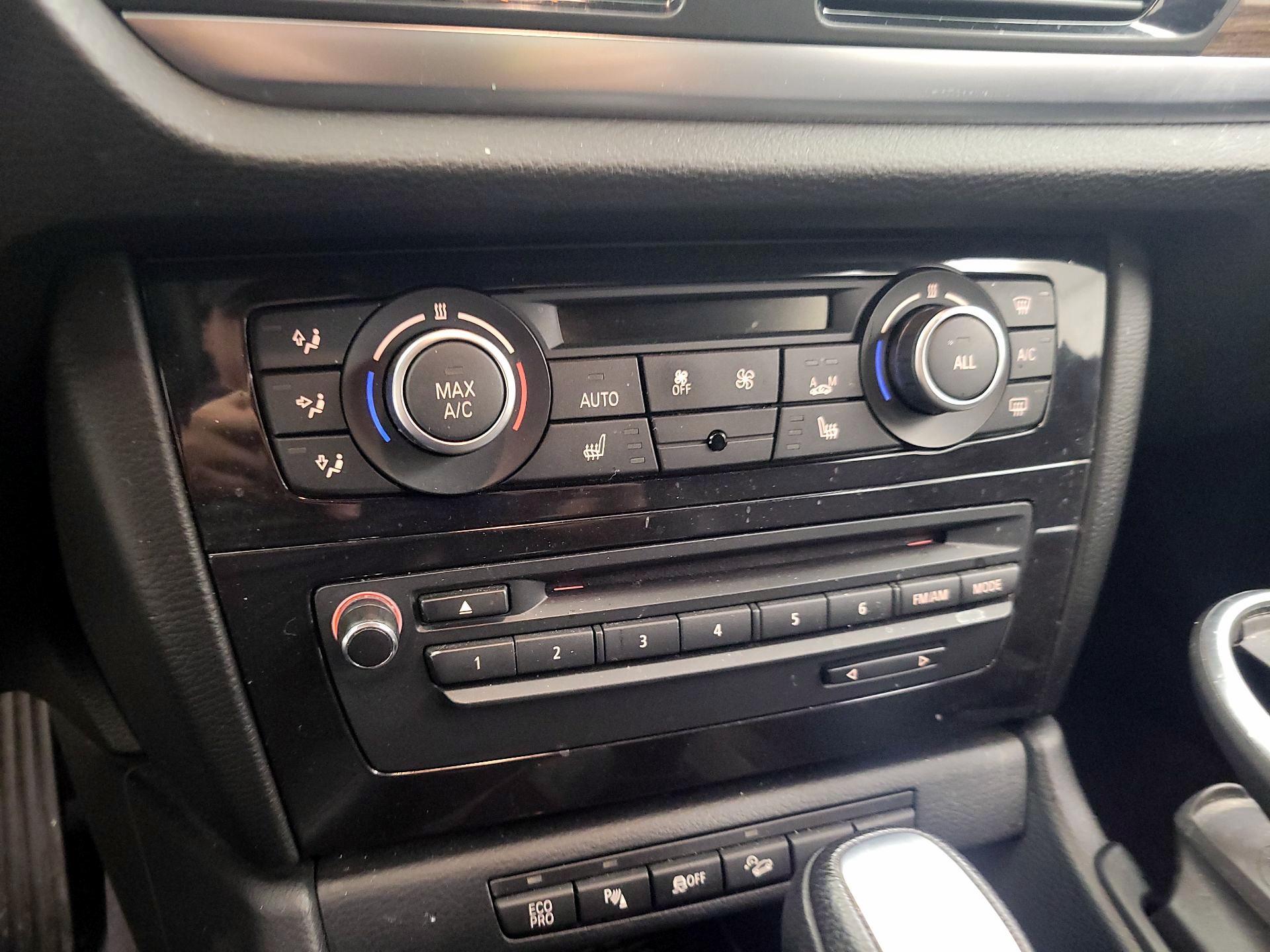 Thumbnail: 2015 BMW X1 - 16
