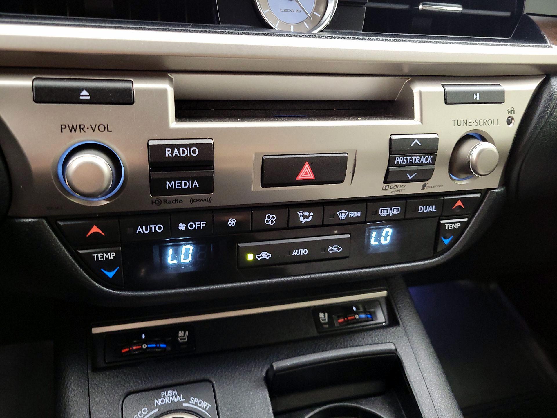Thumbnail: 2014 Lexus ES - 17
