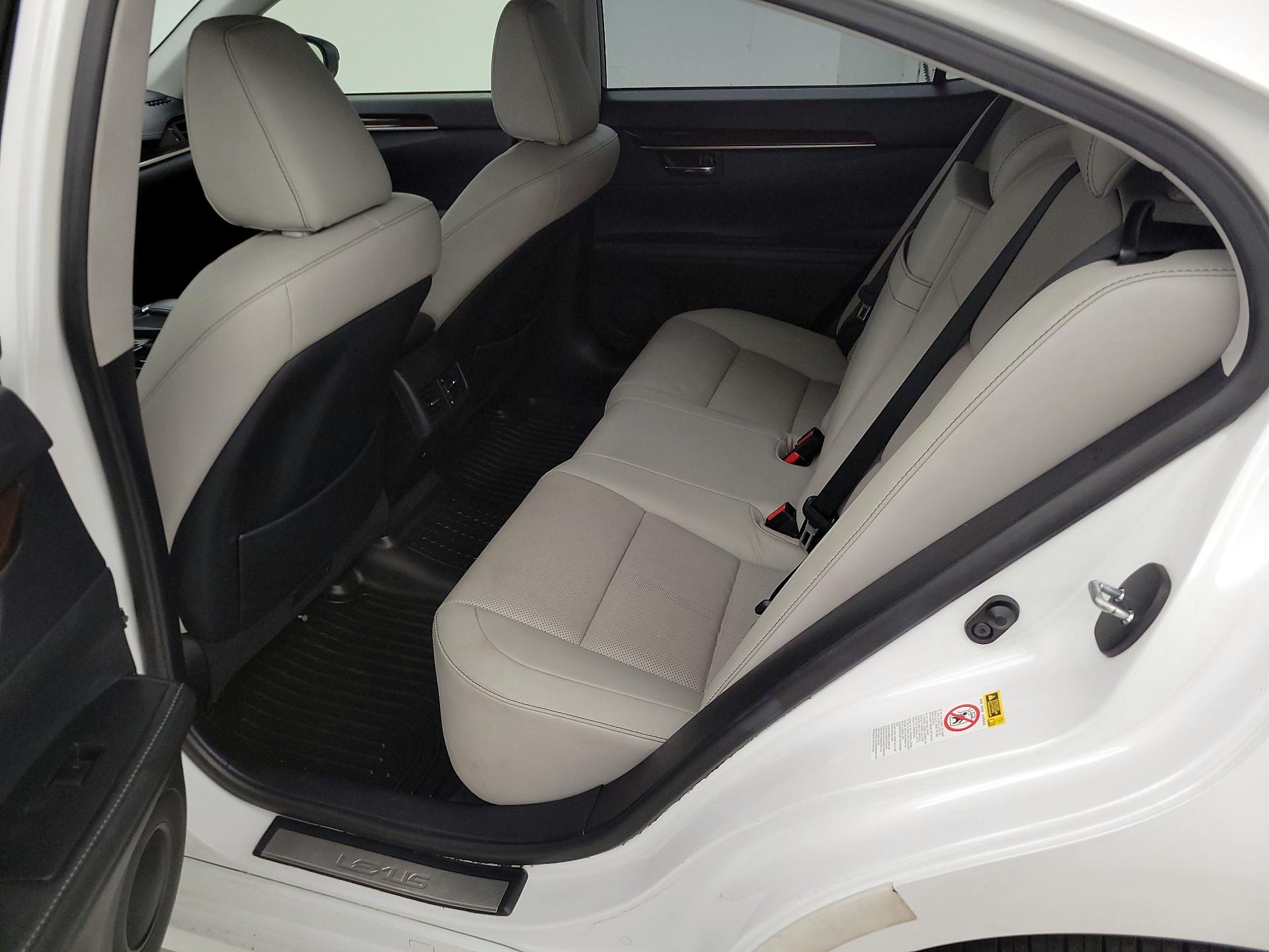 Thumbnail: 2014 Lexus ES - 20