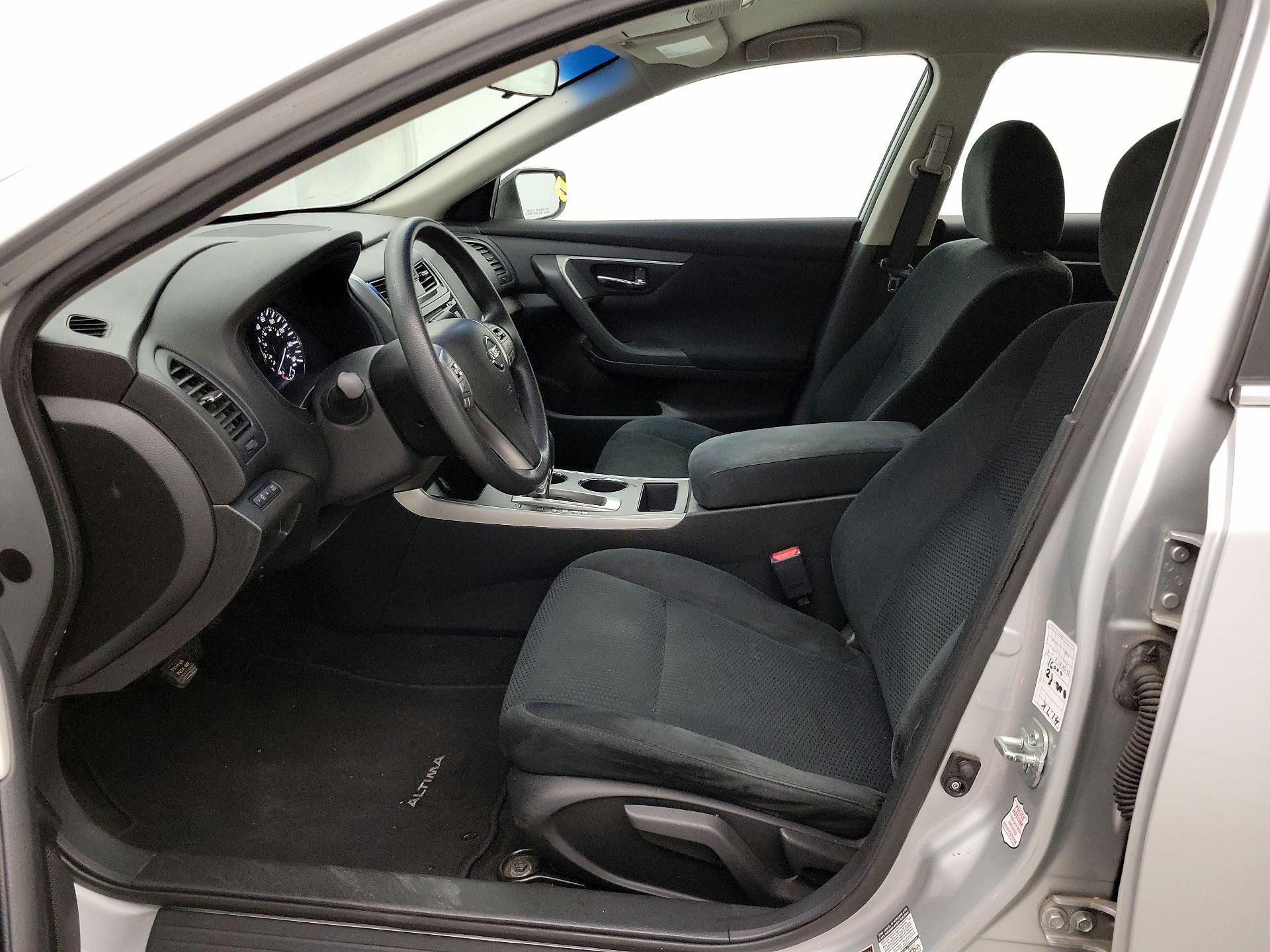 Thumbnail: 2015 Nissan Altima - 11