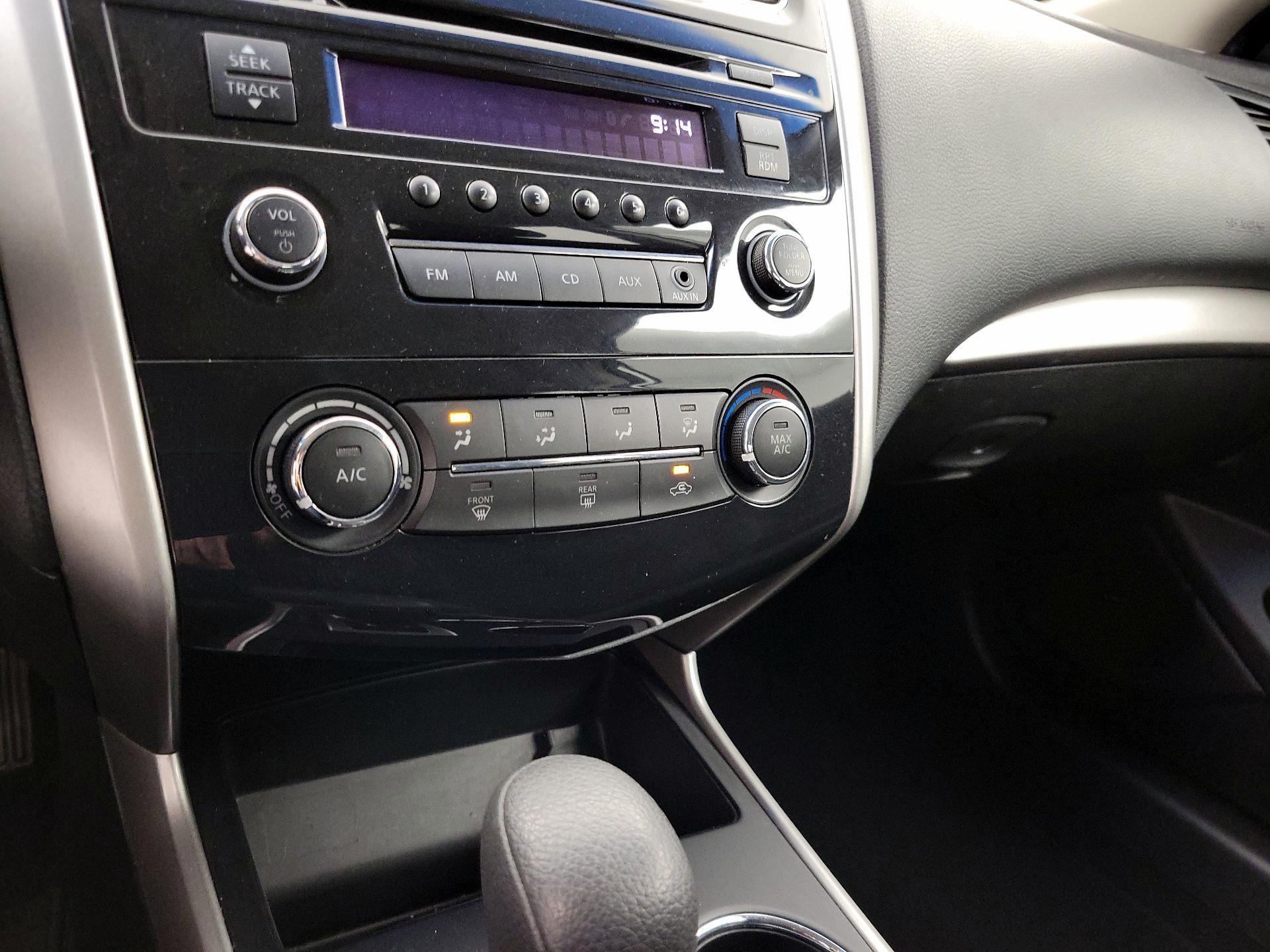 Thumbnail: 2015 Nissan Altima - 15