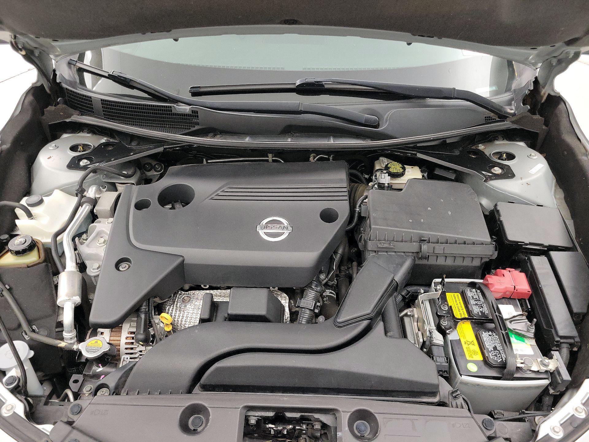 Thumbnail: 2015 Nissan Altima - 20
