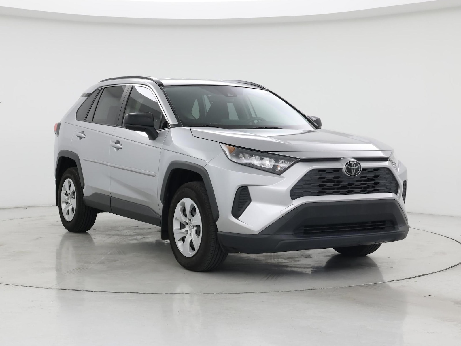 2019 Toyota RAV4 LE - Photo 2