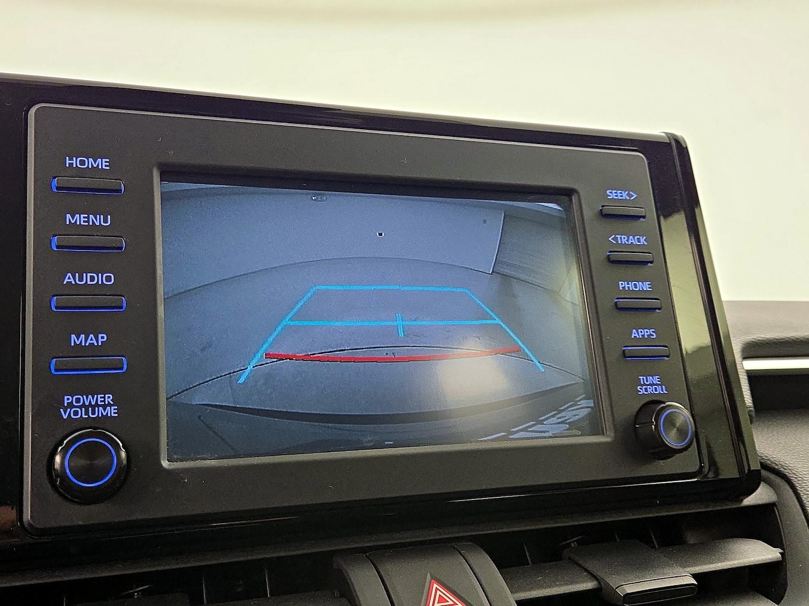 2019 Toyota RAV4 LE - Photo 15