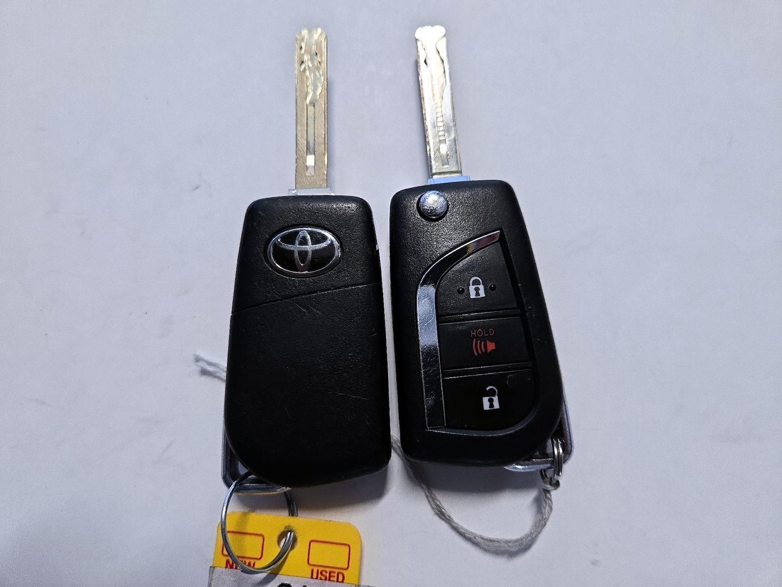 2019 Toyota RAV4 LE - Photo 23