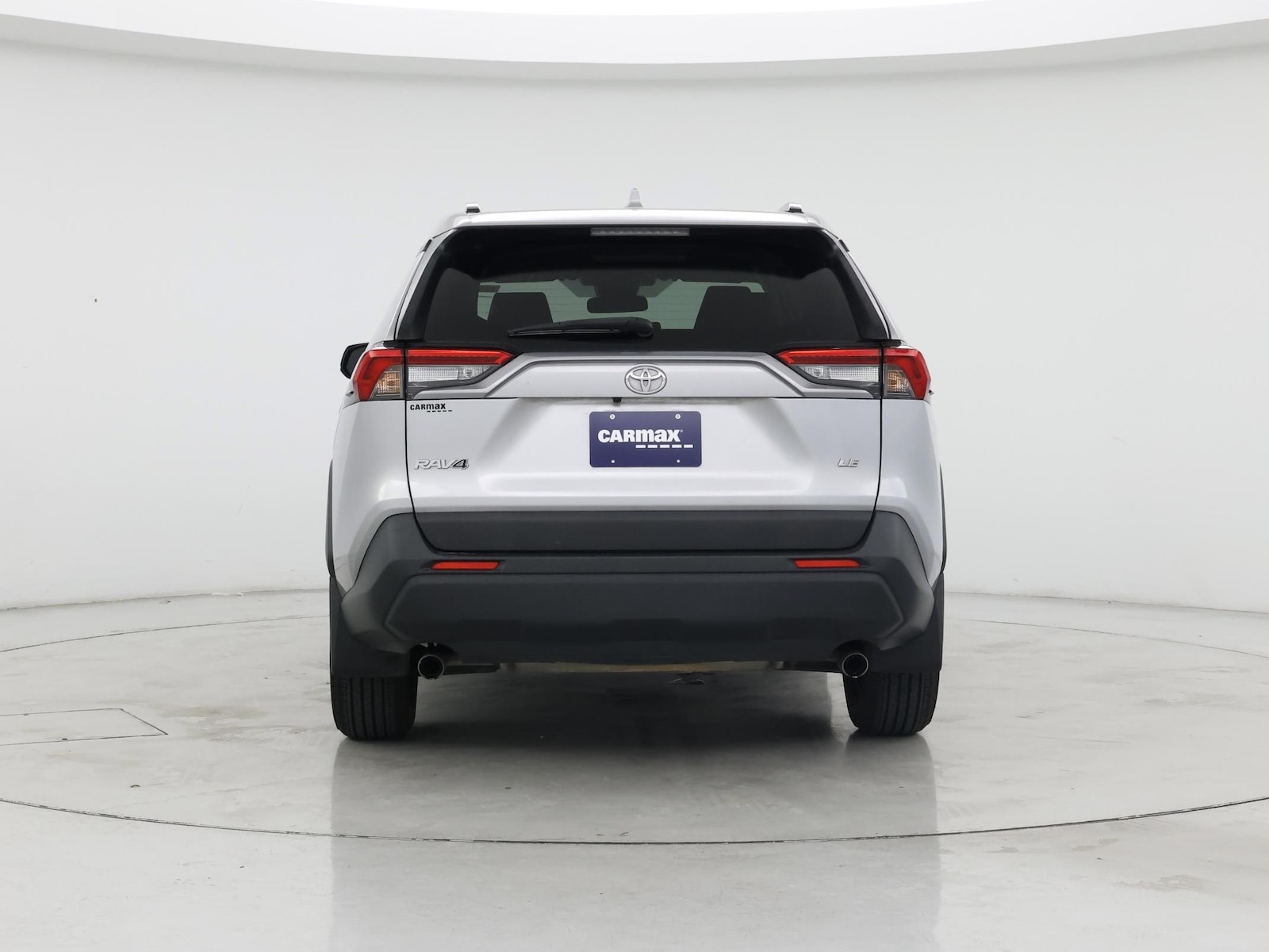 2019 Toyota RAV4 LE - Photo 7