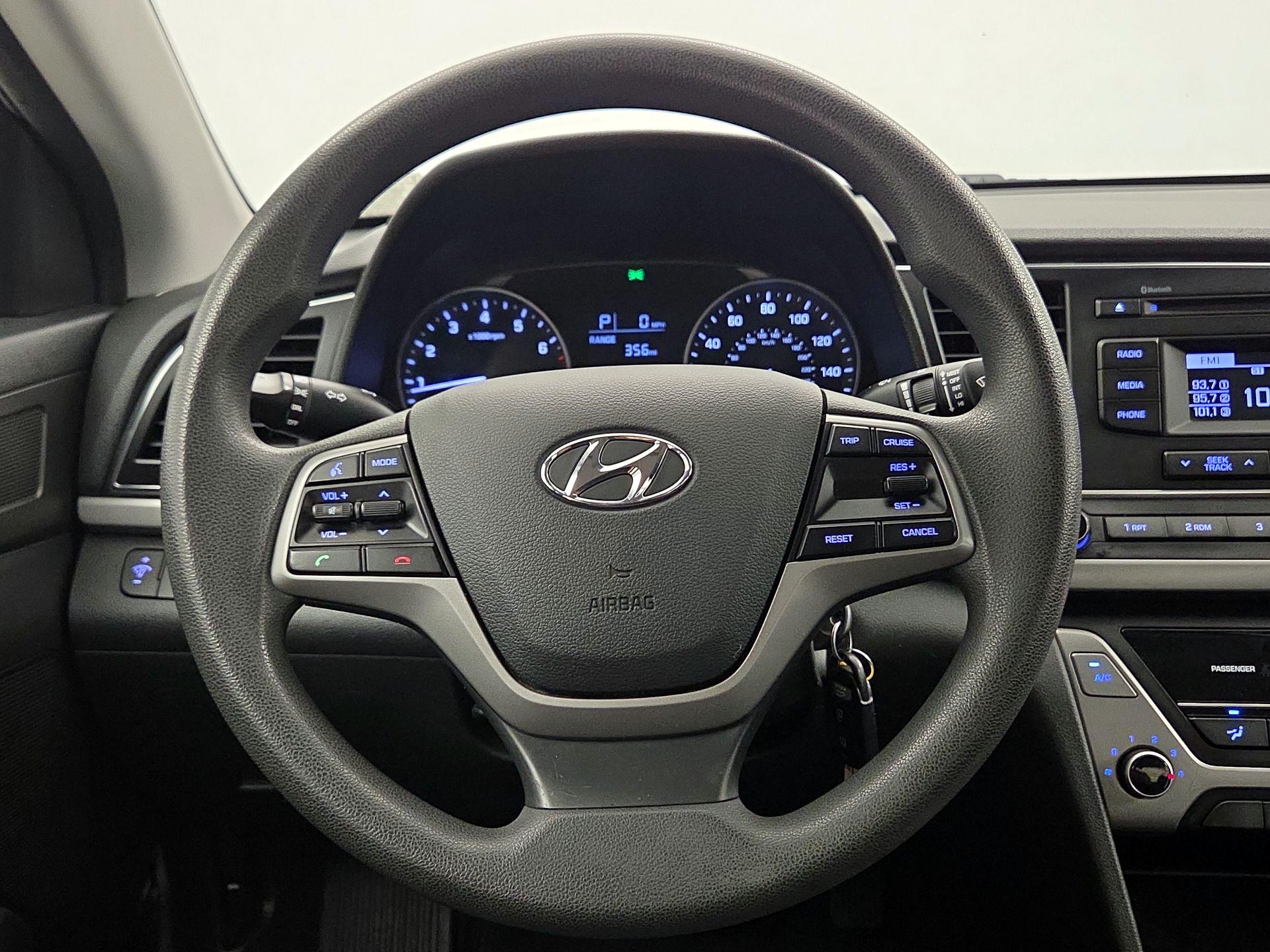 Thumbnail: 2018 Hyundai Elantra - 10