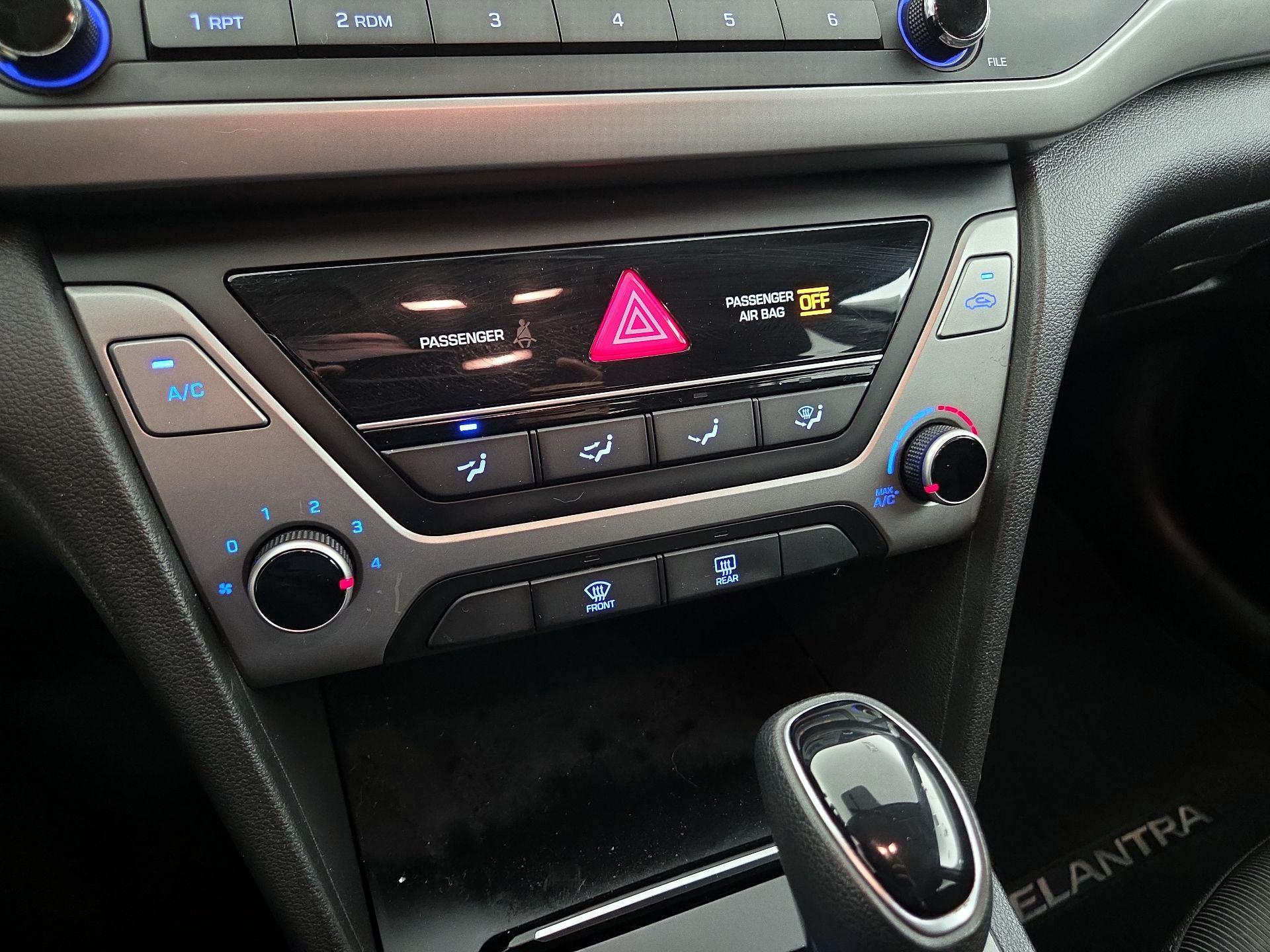 Thumbnail: 2018 Hyundai Elantra - 15