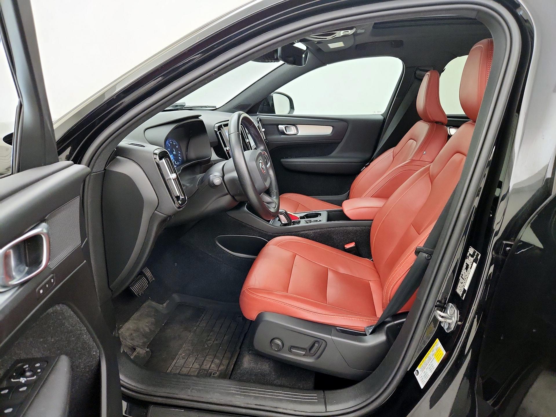 Thumbnail: 2020 Volvo XC40 - 11