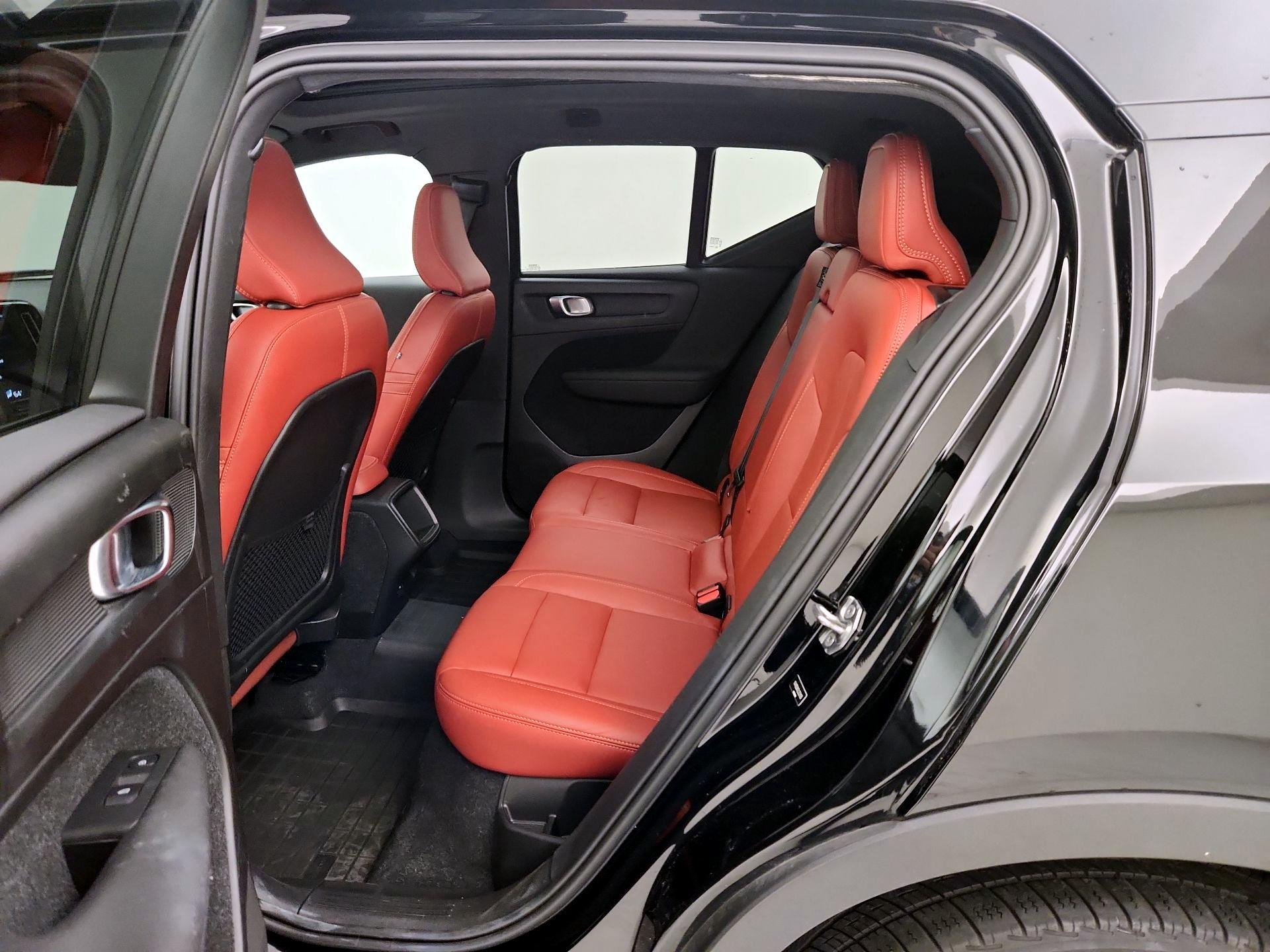 Thumbnail: 2020 Volvo XC40 - 20