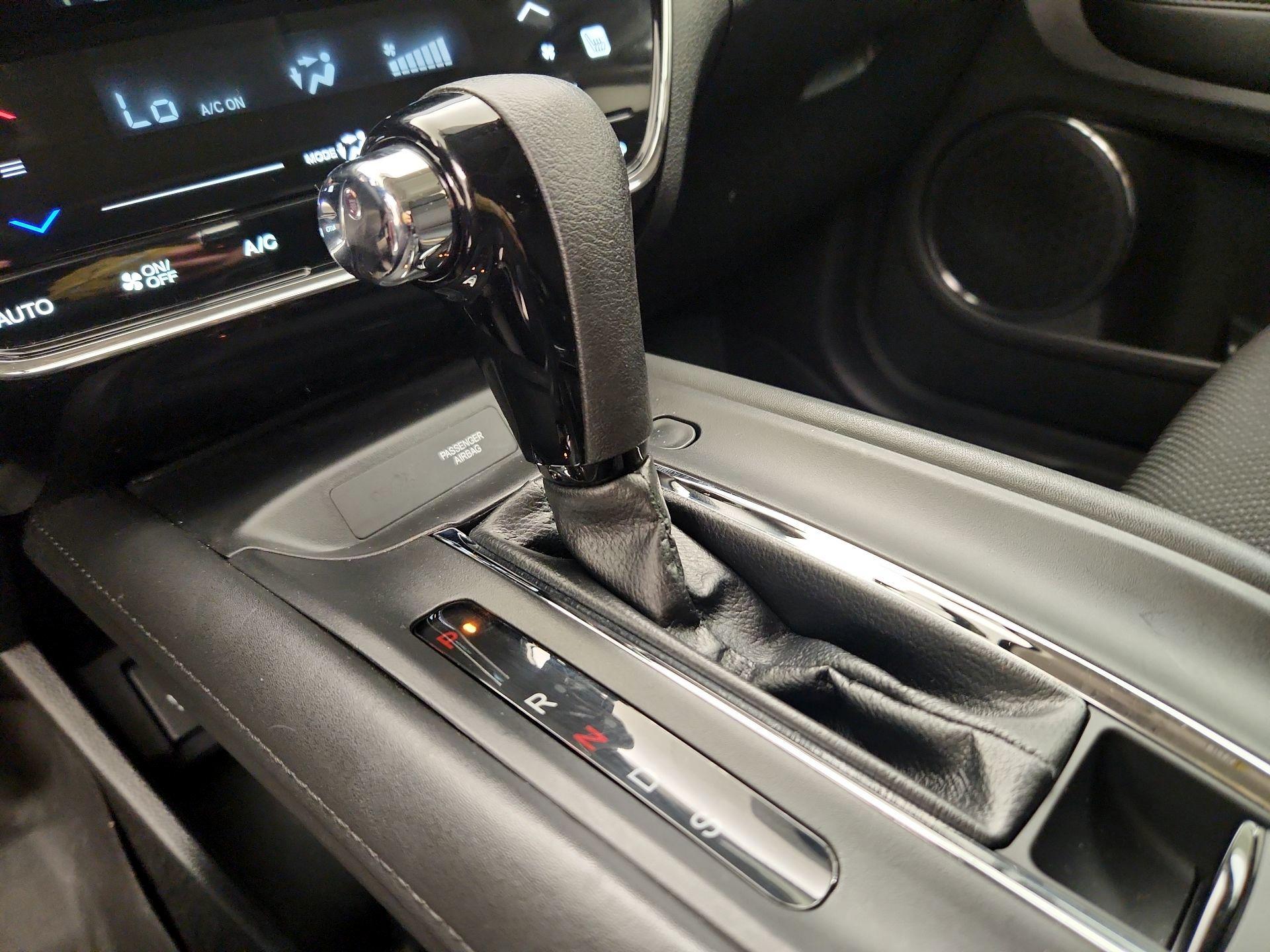 Thumbnail: 2016 Honda HR-V - 17