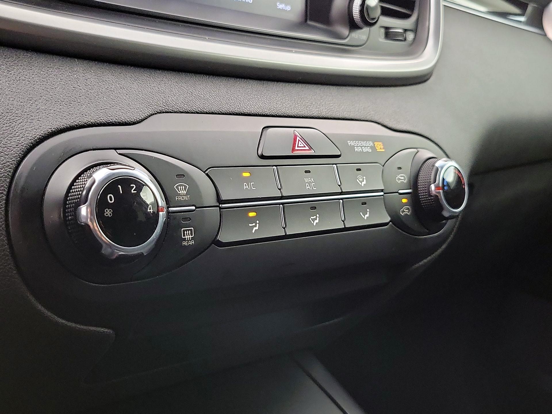 Thumbnail: 2019 Kia Sorento - 16