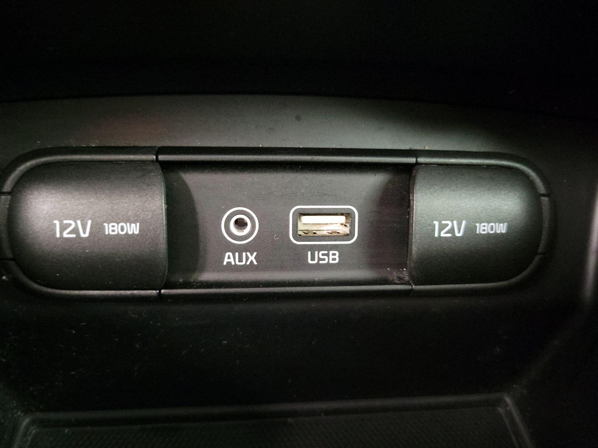 Thumbnail: 2019 Kia Sorento - 18