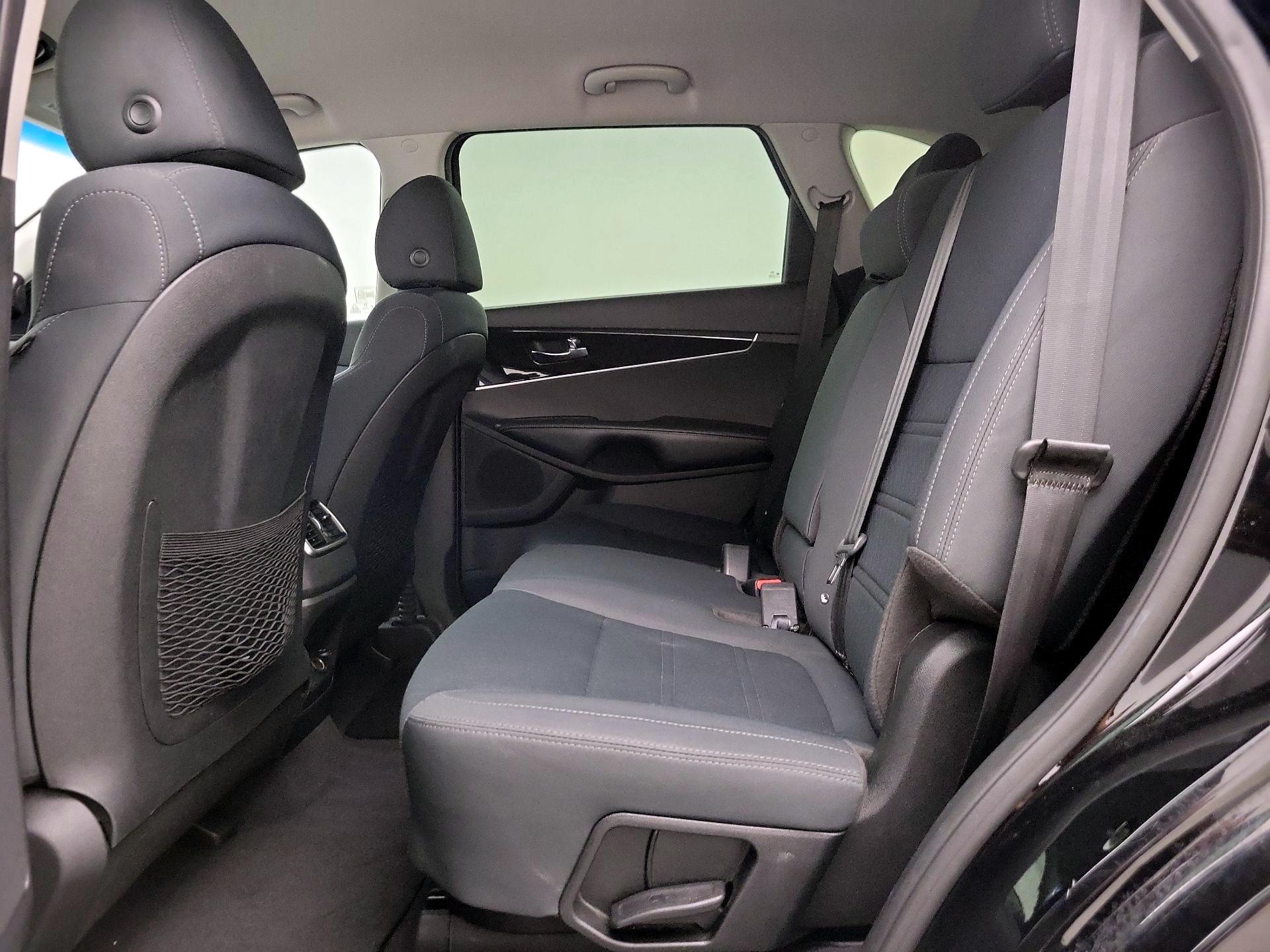 Thumbnail: 2019 Kia Sorento - 19