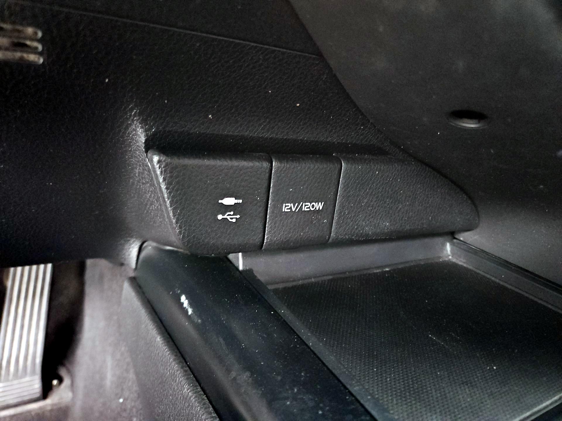 Thumbnail: 2018 Toyota Camry - 18