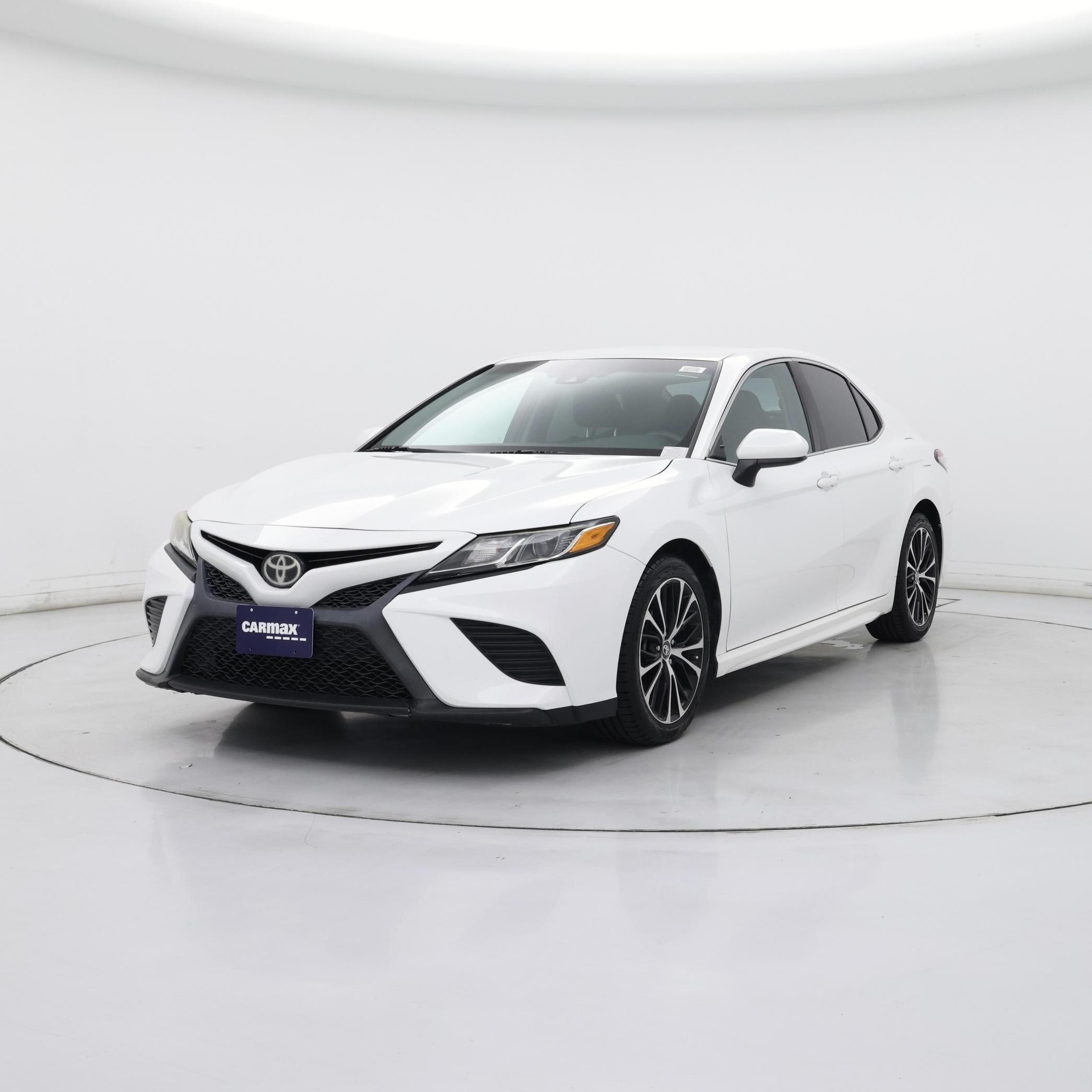 Thumbnail: 2018 Toyota Camry - 4