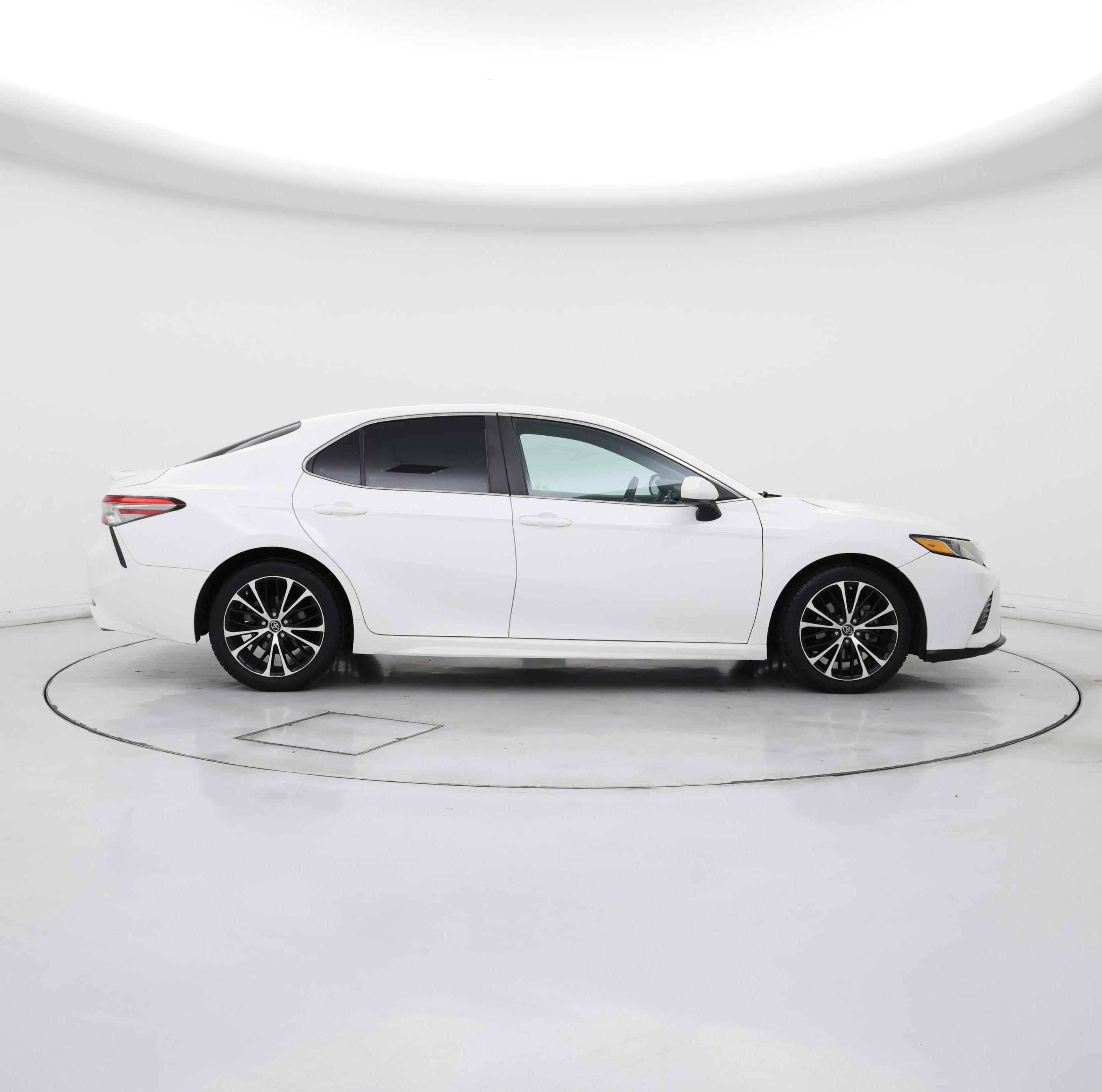 Thumbnail: 2018 Toyota Camry - 7