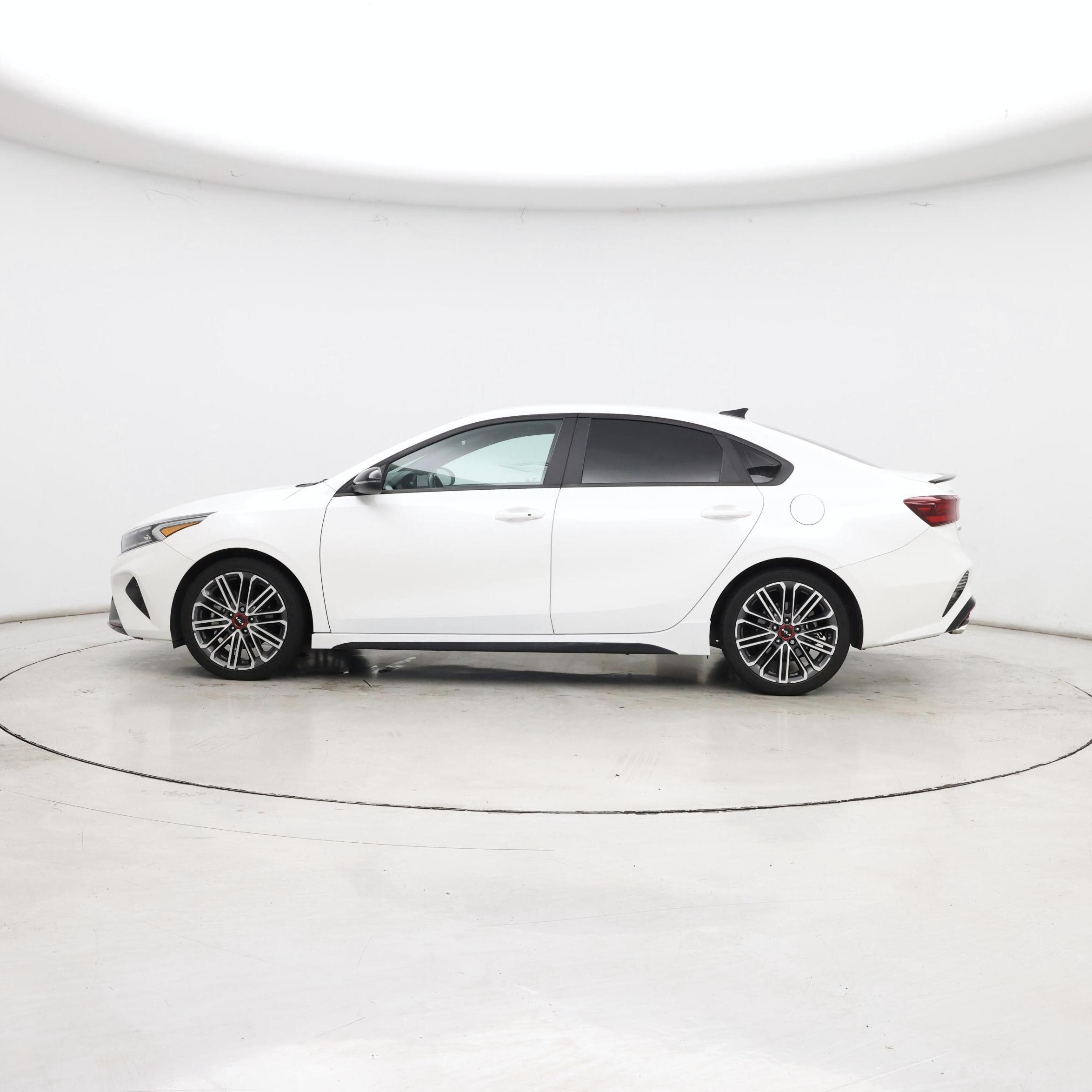 Thumbnail: 2024 Kia Forte - 3