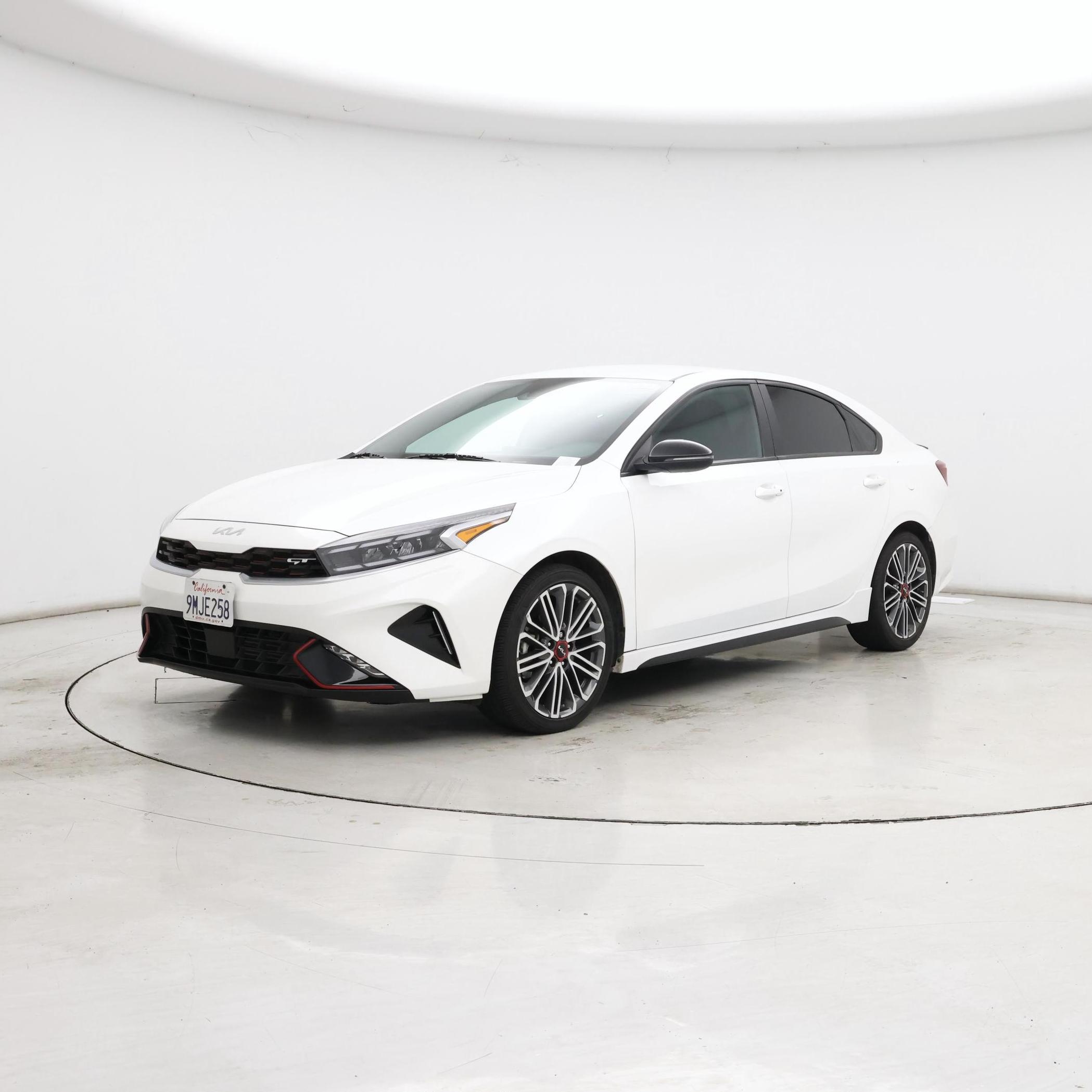 Thumbnail: 2024 Kia Forte - 4