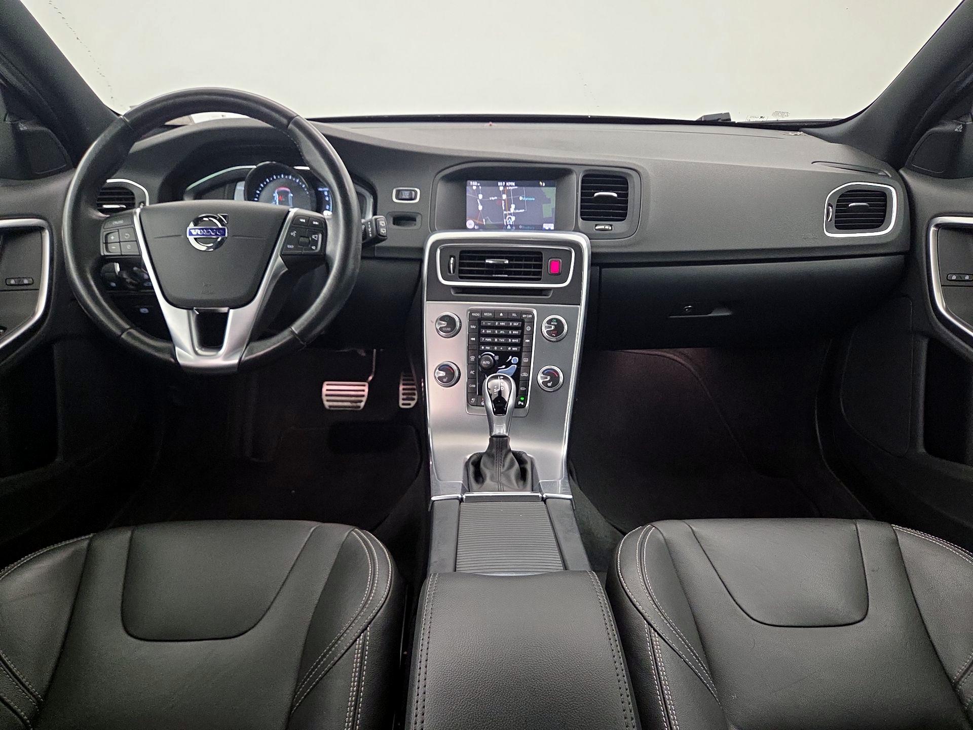 Thumbnail: 2017 Volvo V60 - 9