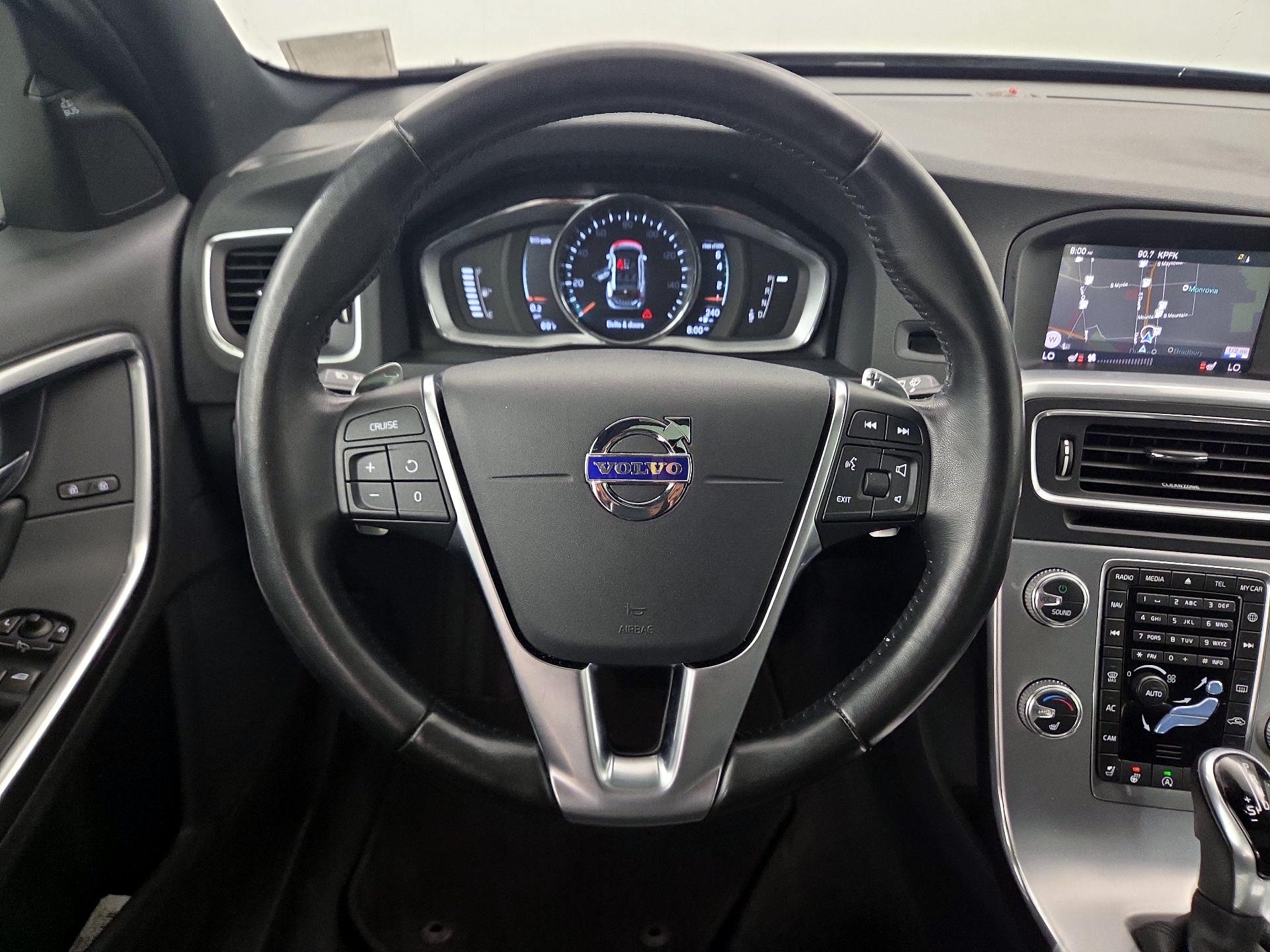 Thumbnail: 2017 Volvo V60 - 10