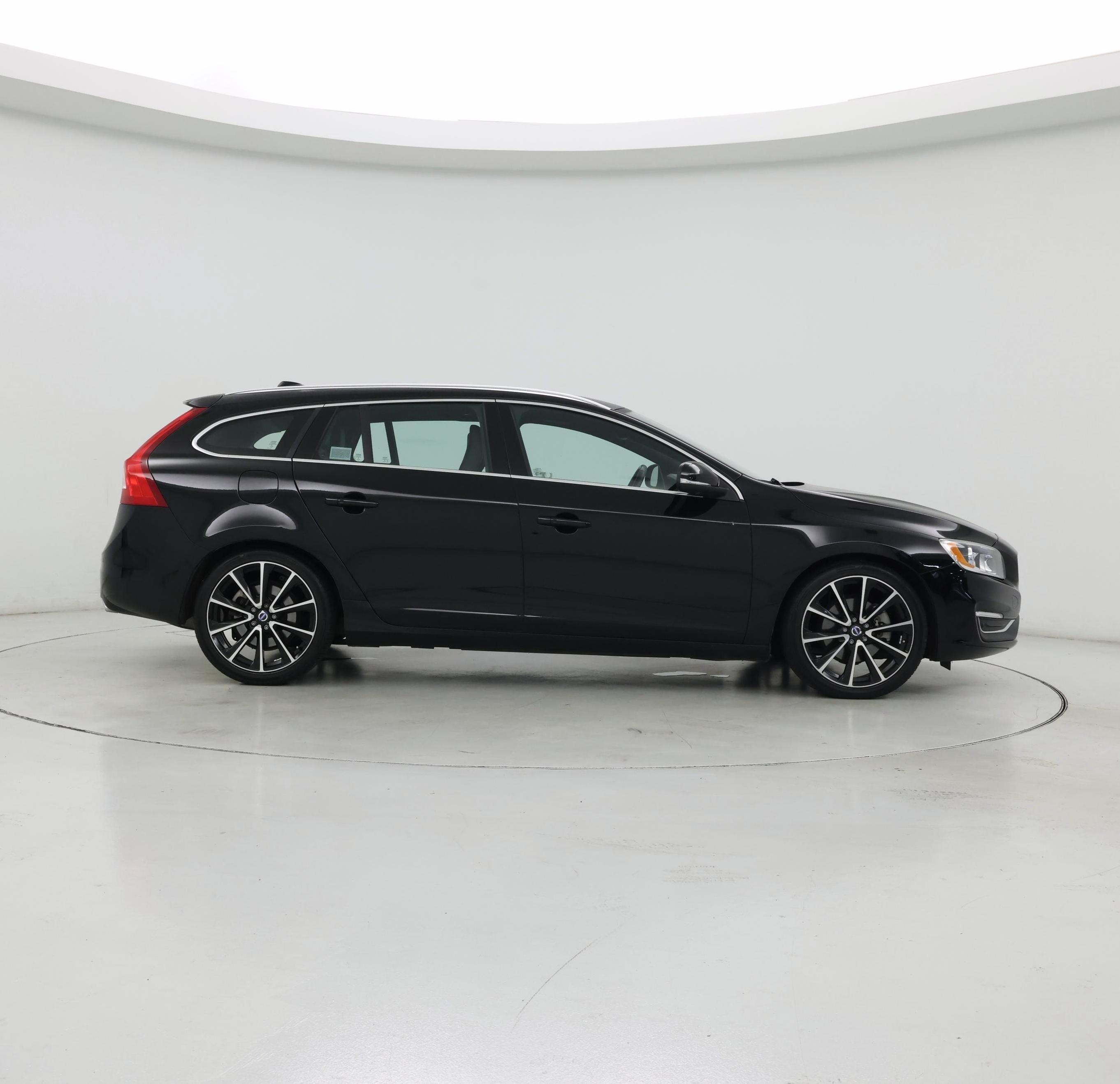 Thumbnail: 2017 Volvo V60 - 7