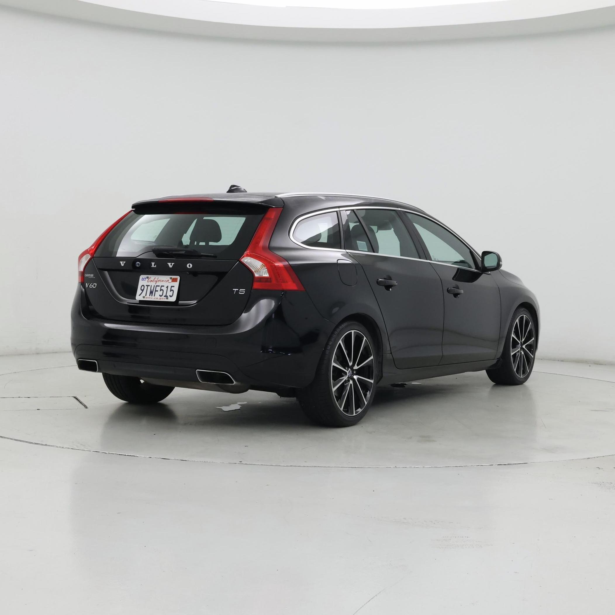 Thumbnail: 2017 Volvo V60 - 8