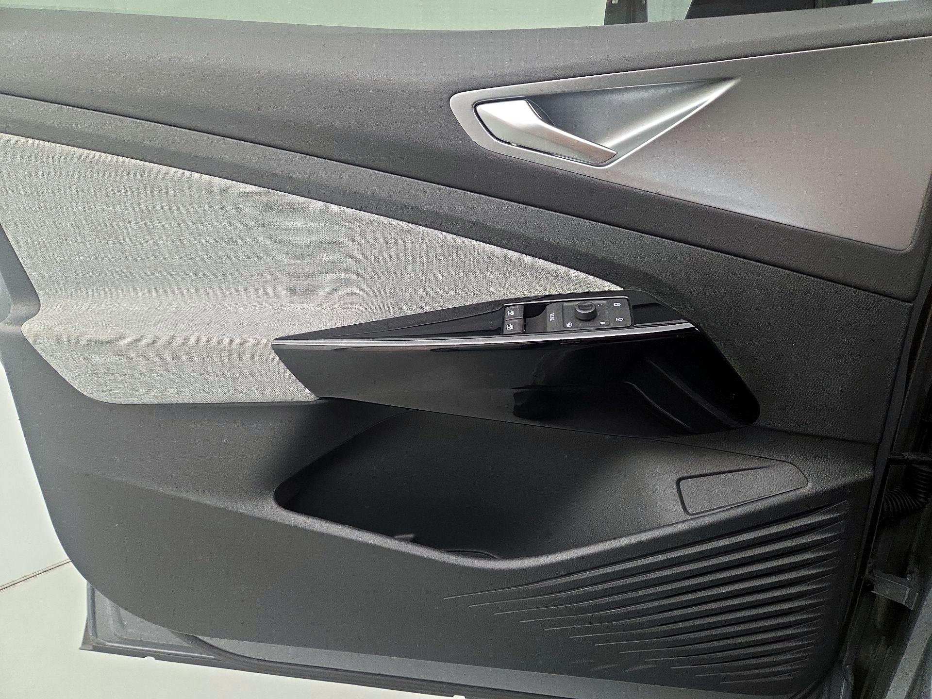 Thumbnail: 2023 Volkswagen ID.4 - 12