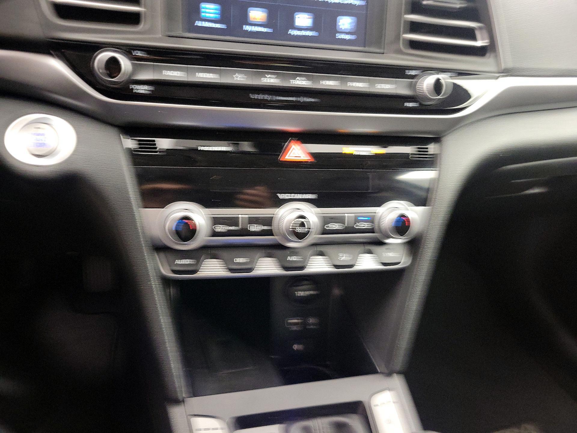 Thumbnail: 2020 Hyundai Elantra - 16
