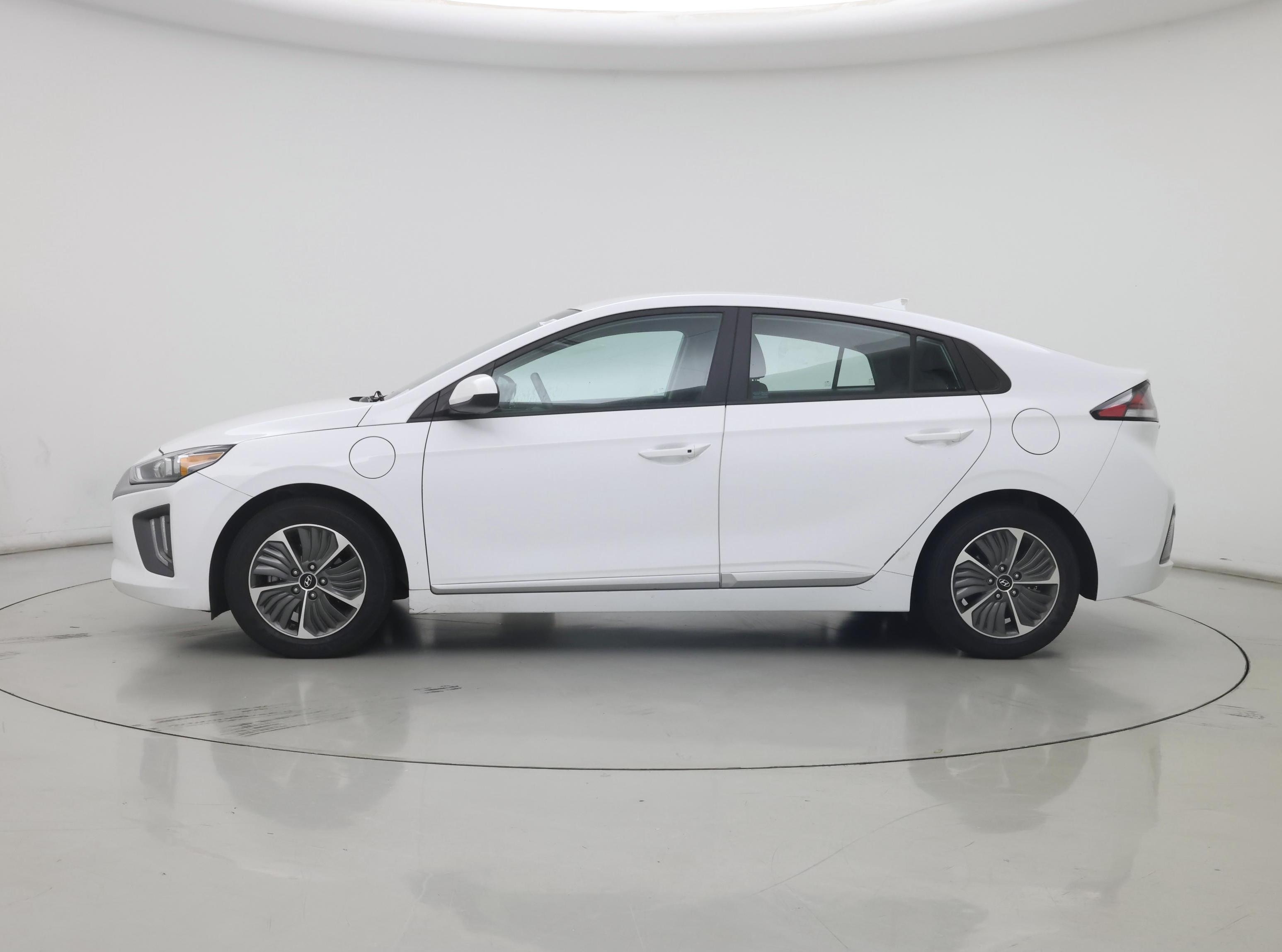 Thumbnail: 2021 Hyundai Ioniq - 3