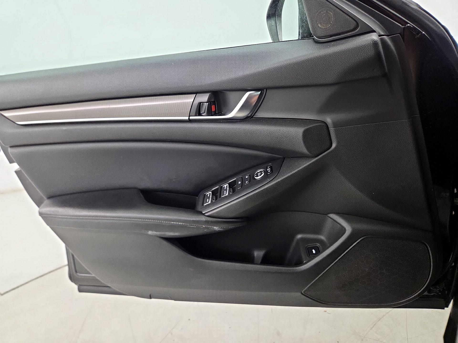 Thumbnail: 2018 Honda Accord - 12