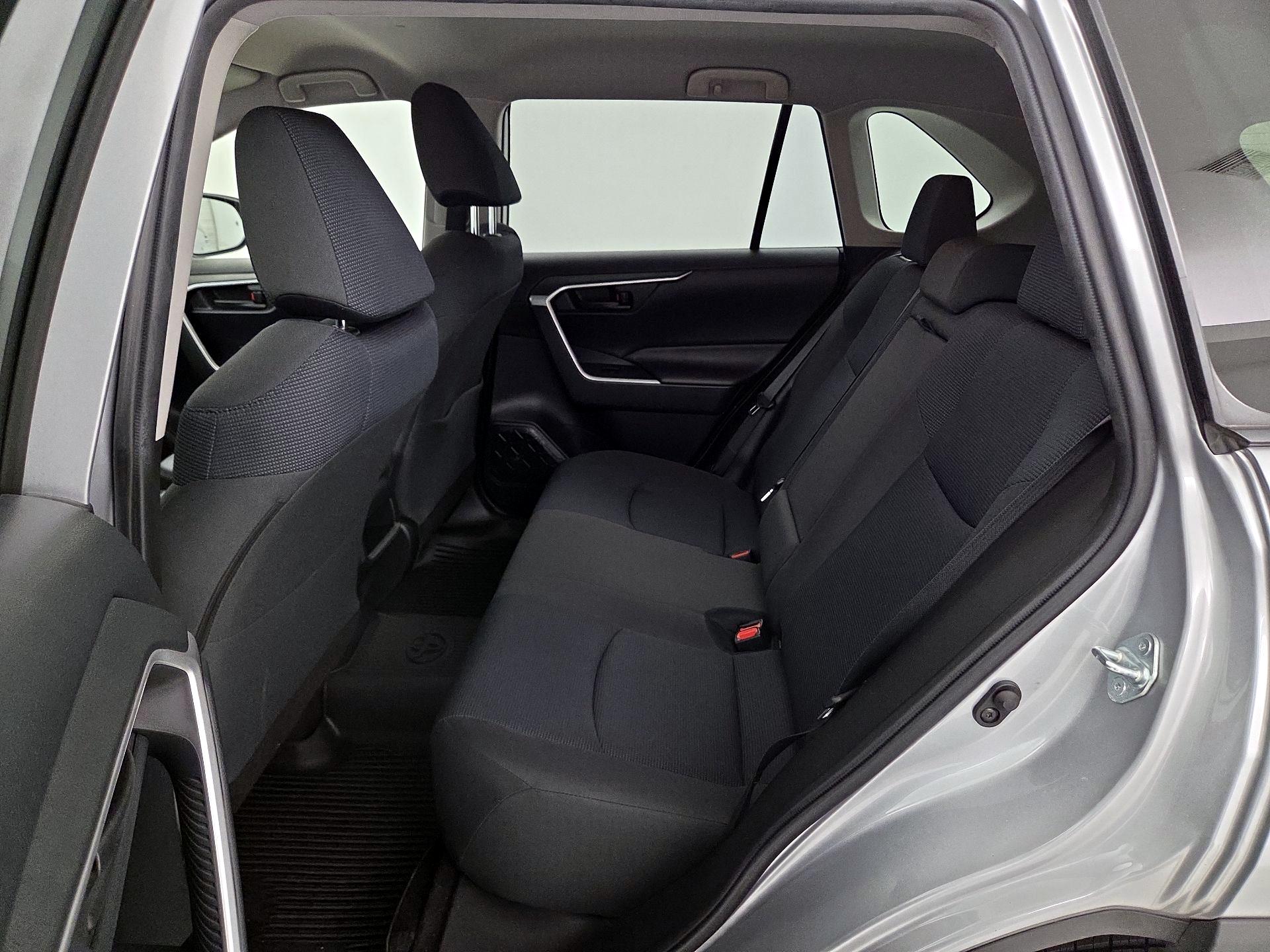 Thumbnail: 2019 Toyota RAV4 - 19