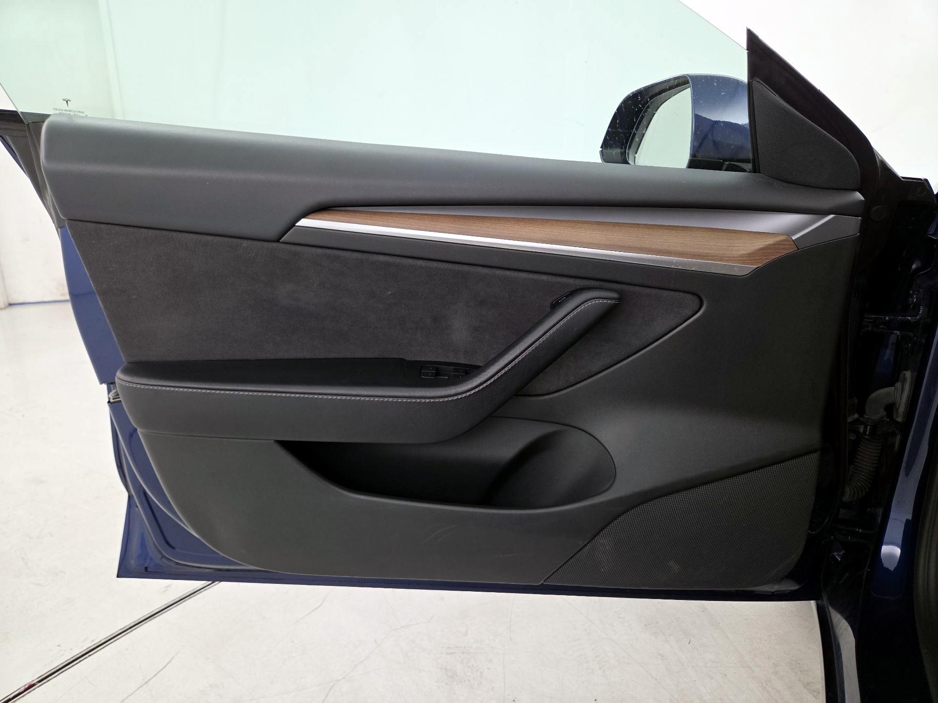 Thumbnail: 2022 Tesla Model 3 - 12