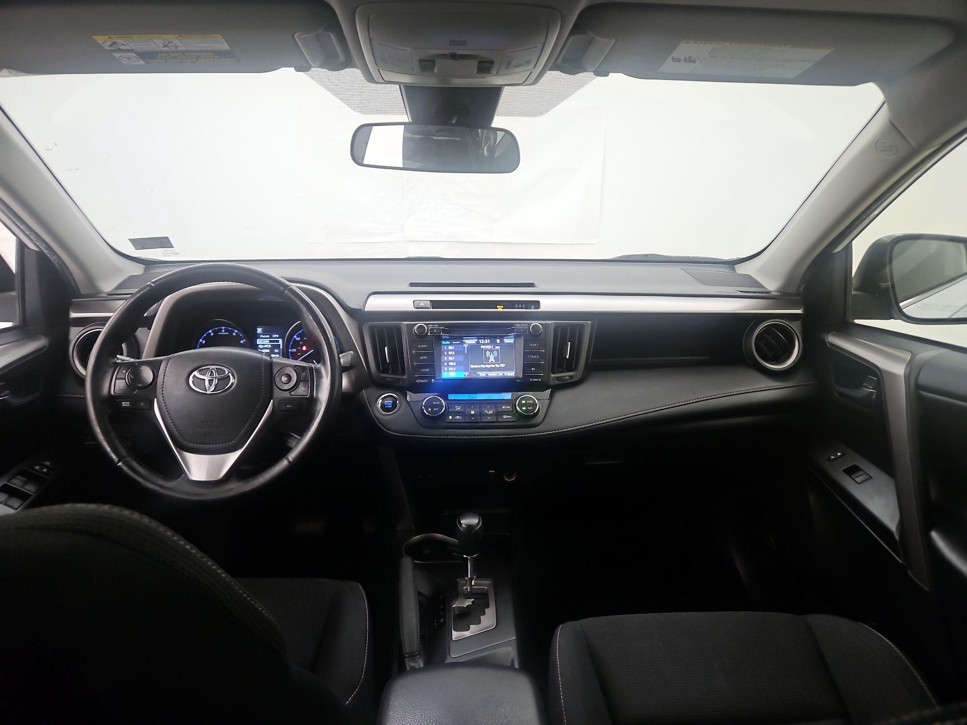Thumbnail: 2018 Toyota RAV4 - 9