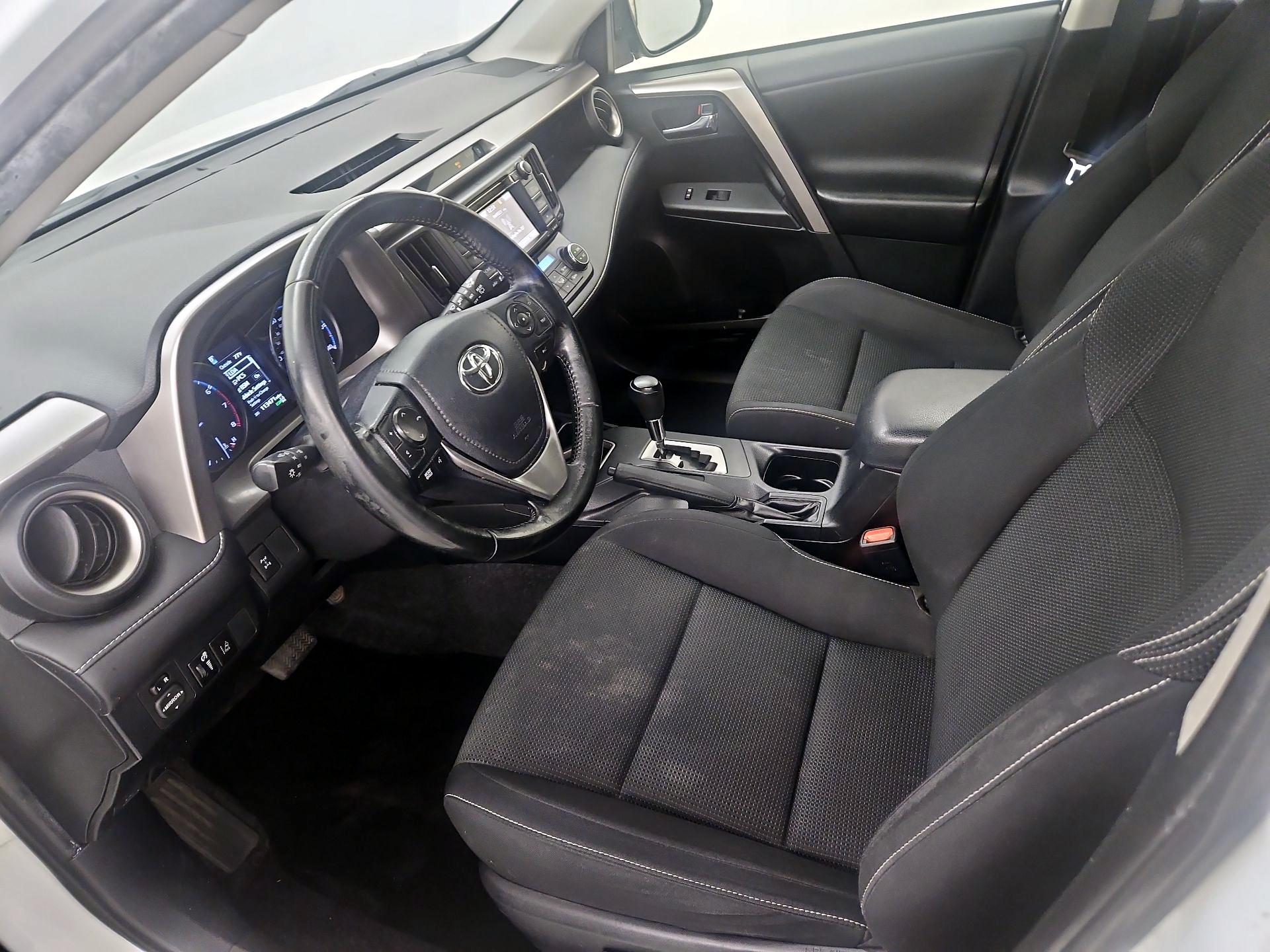 Thumbnail: 2018 Toyota RAV4 - 11