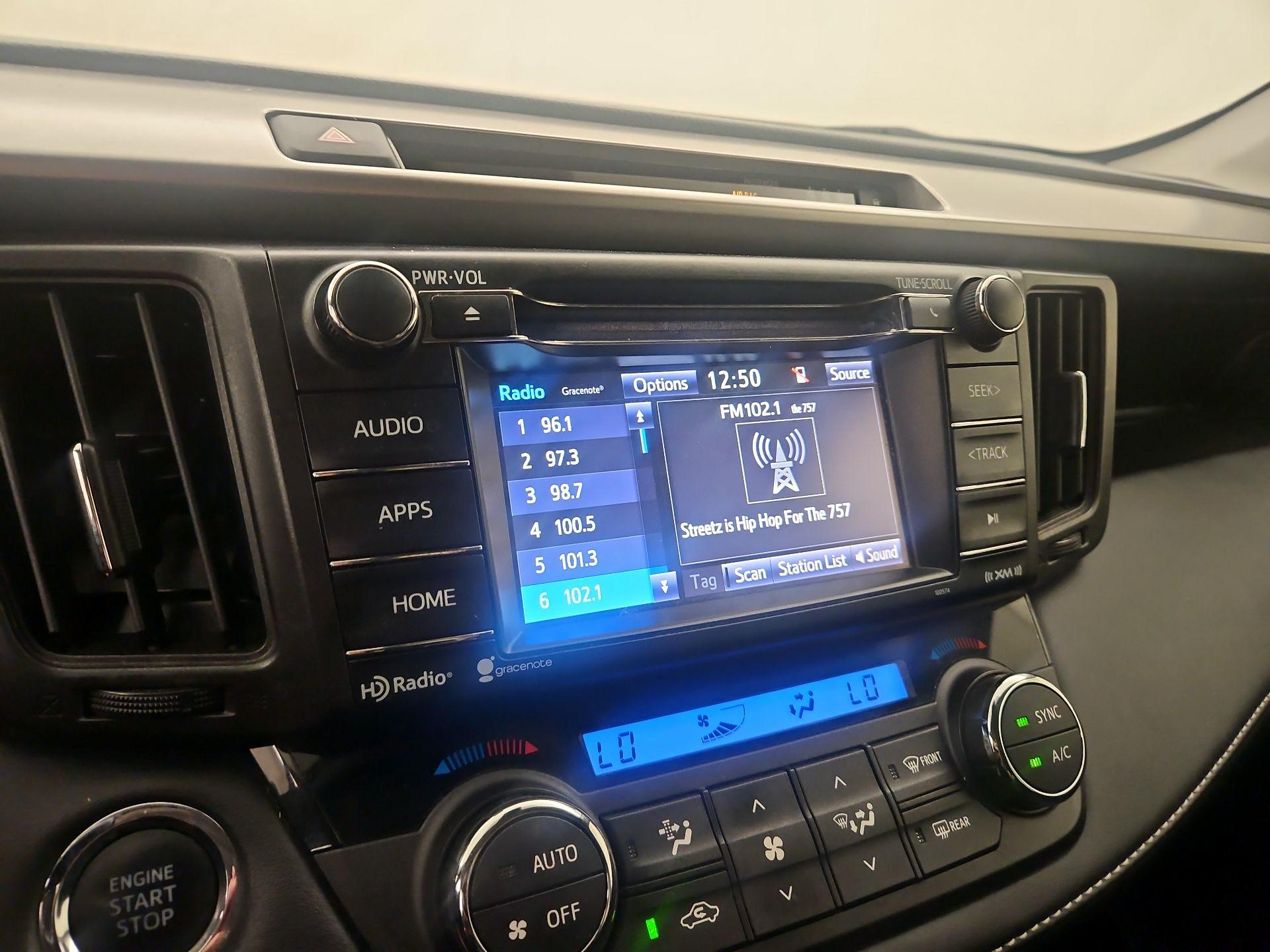 Thumbnail: 2018 Toyota RAV4 - 15