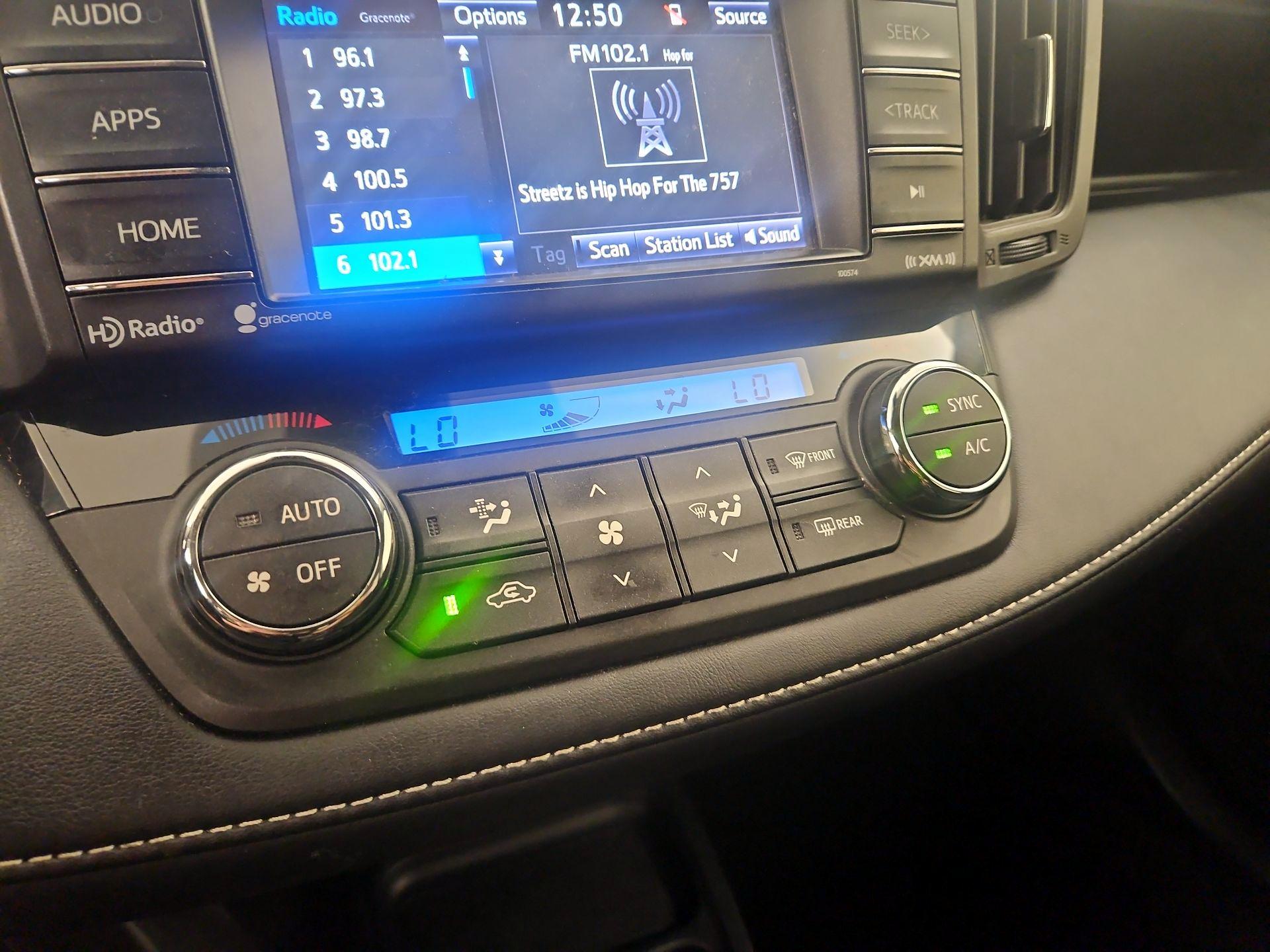Thumbnail: 2018 Toyota RAV4 - 16
