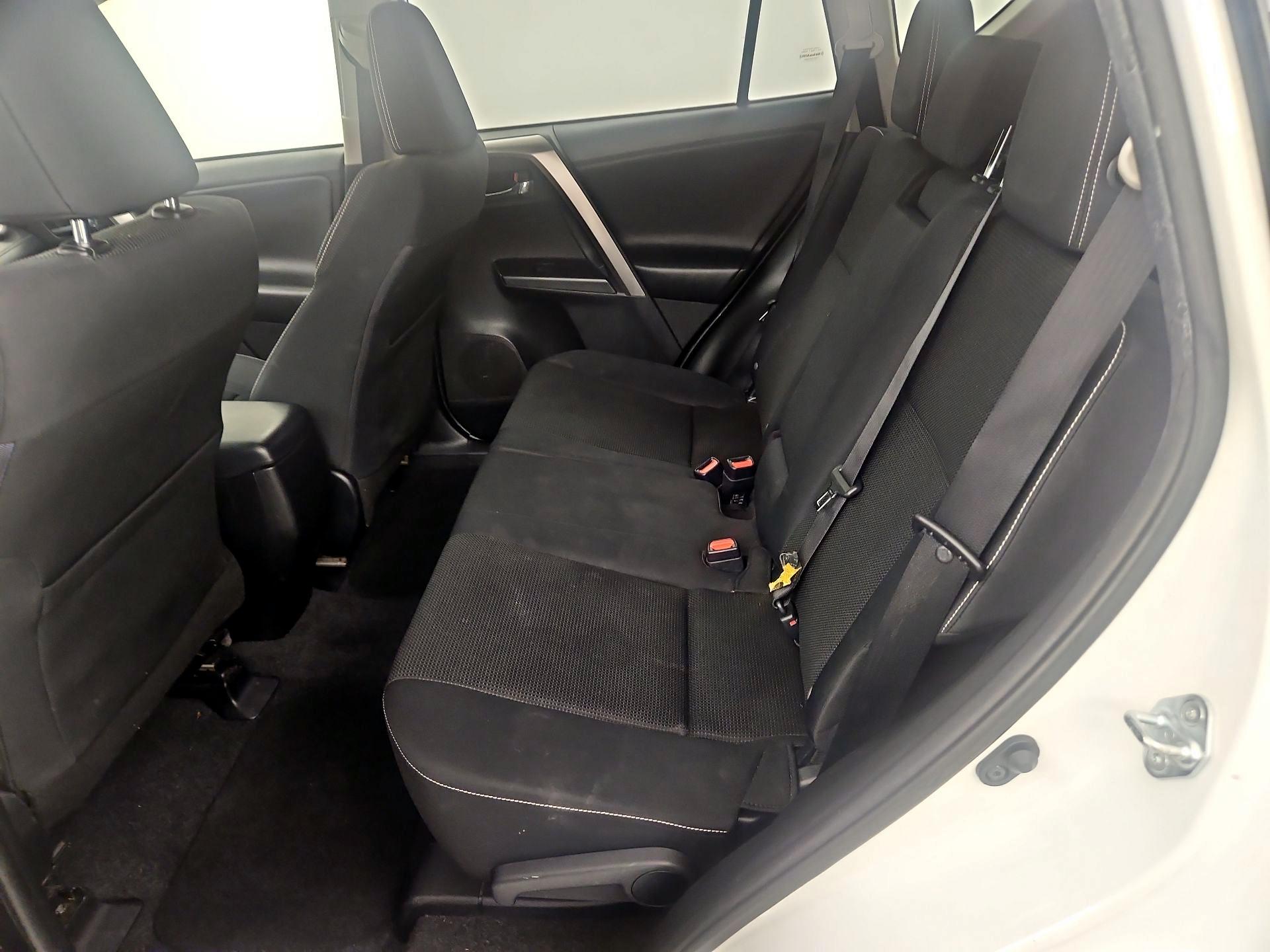 Thumbnail: 2018 Toyota RAV4 - 20