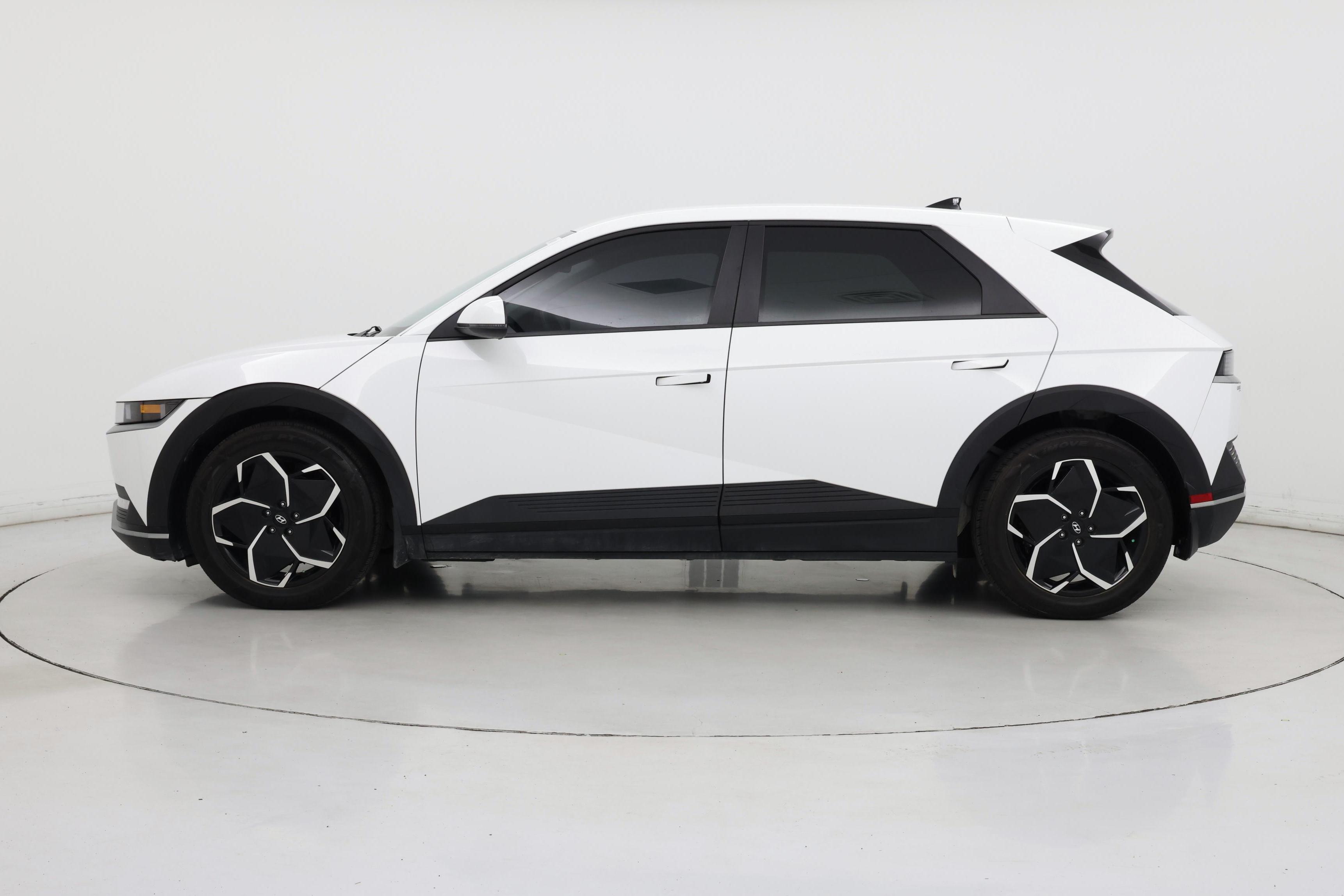 Thumbnail: 2023 Hyundai Ioniq 5 - 3