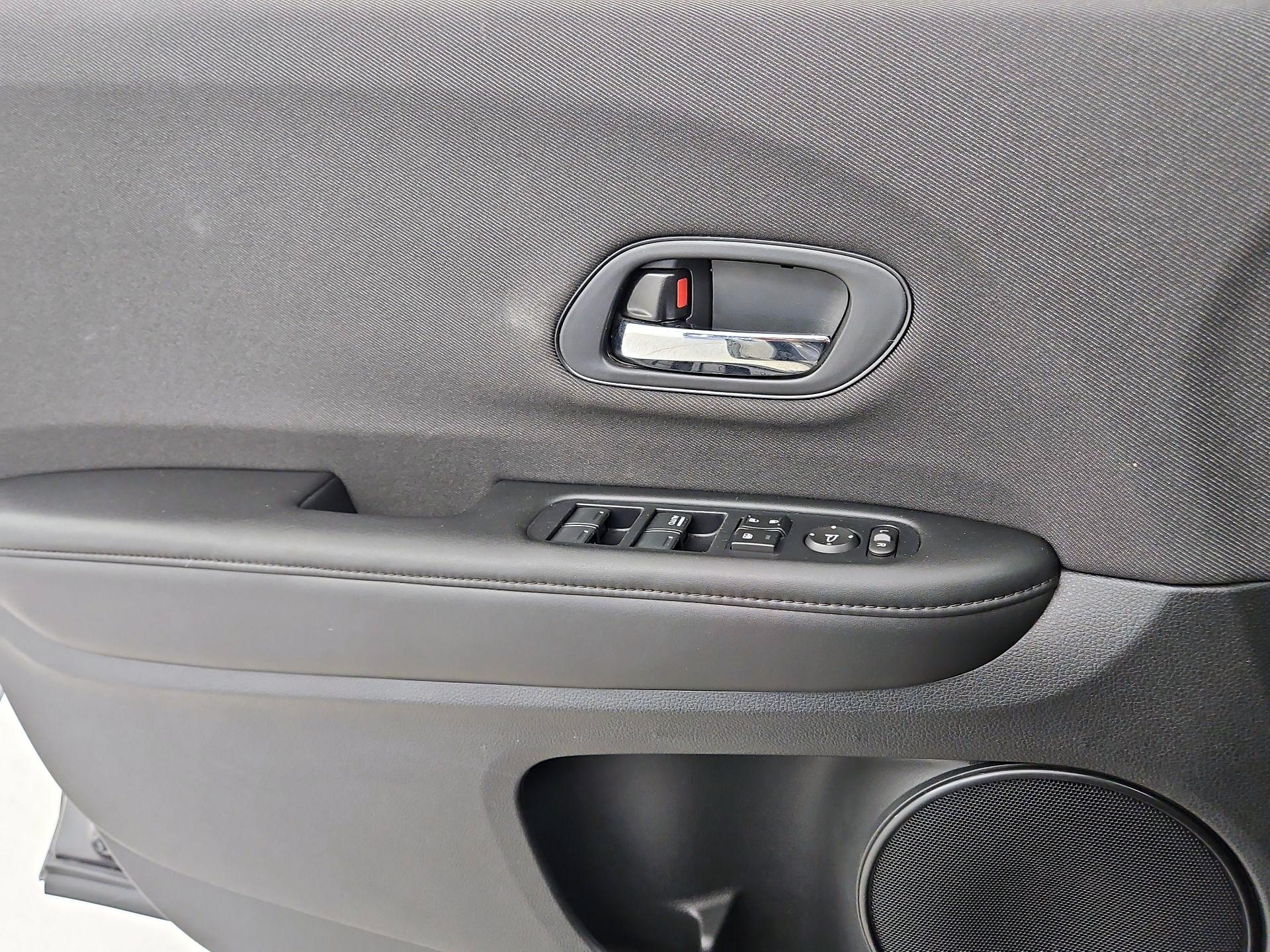 Thumbnail: 2019 Honda HR-V - 12