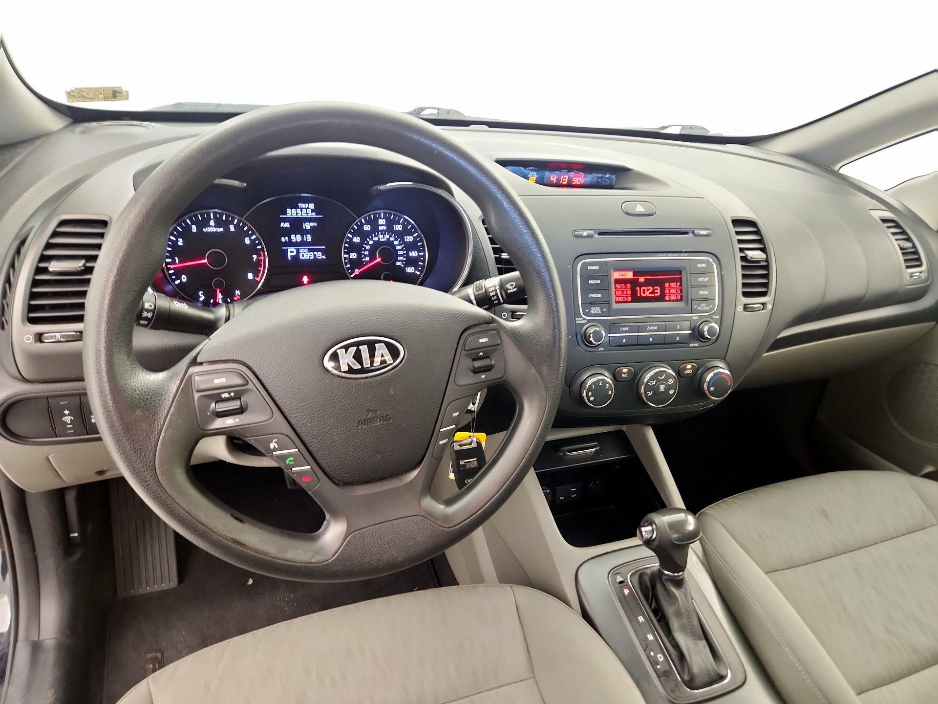 Thumbnail: 2016 Kia Forte - 9