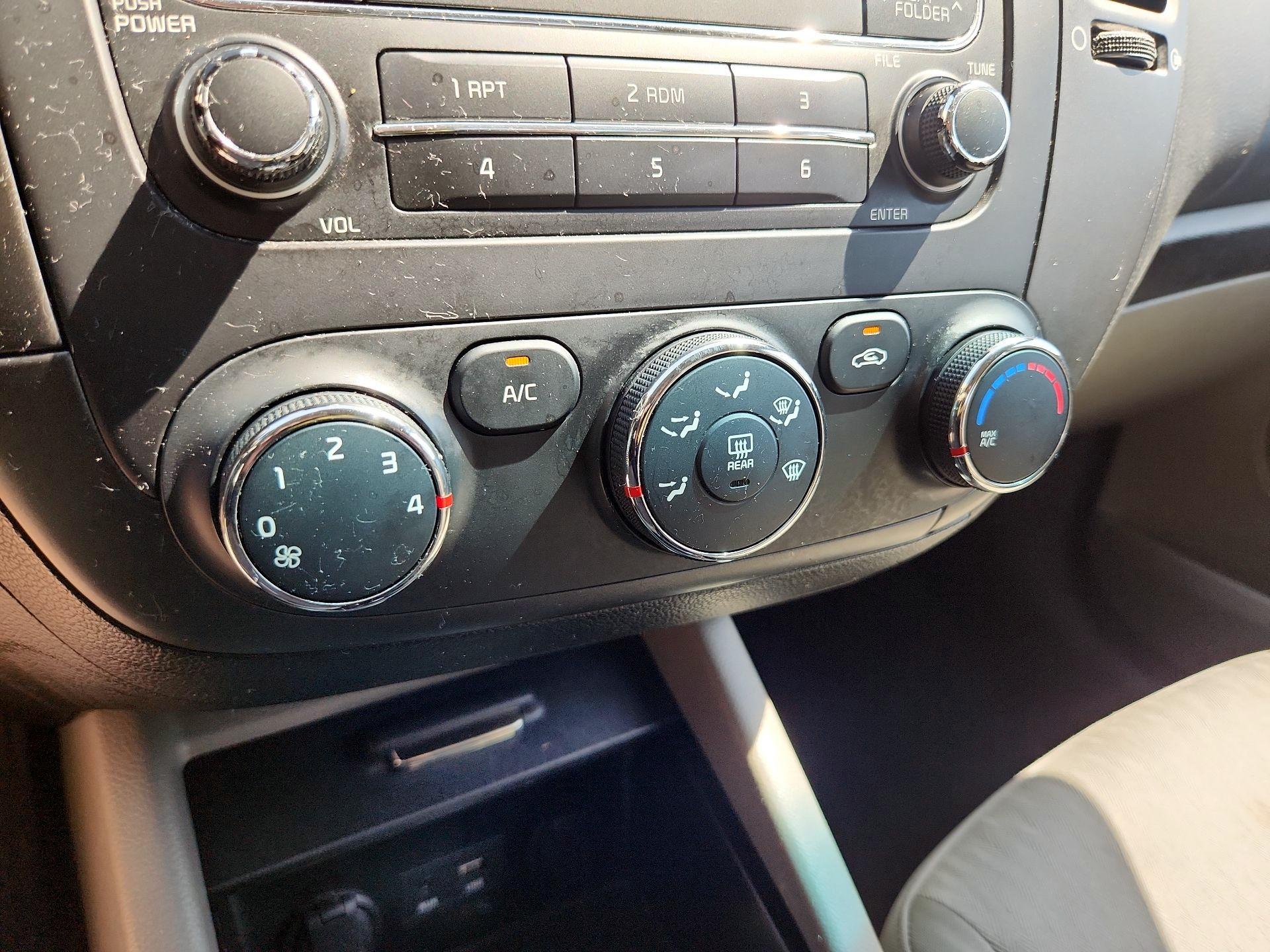 Thumbnail: 2016 Kia Forte - 15