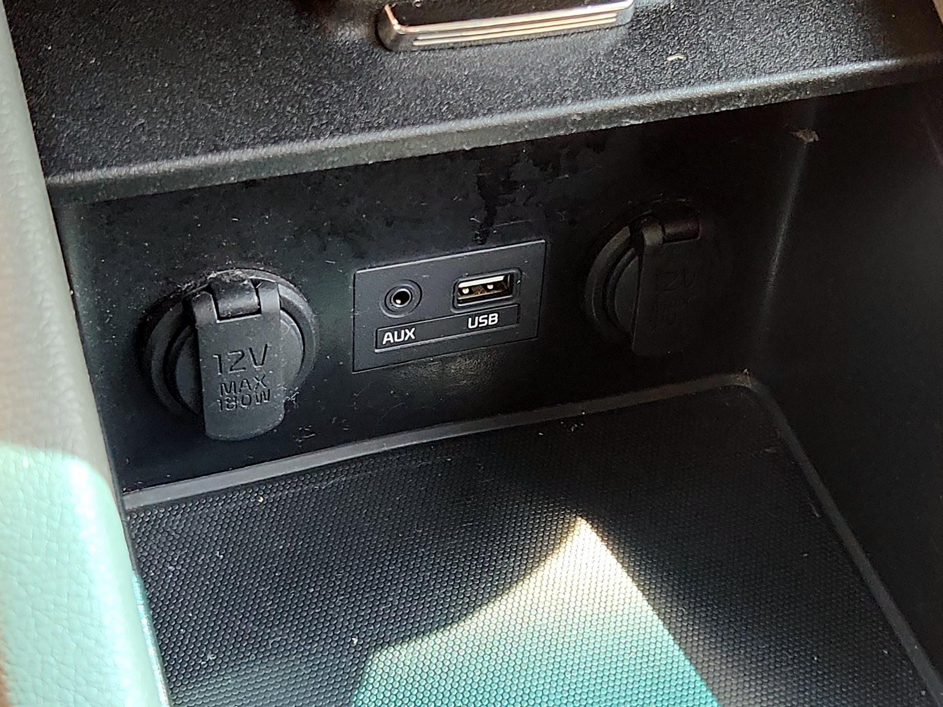 Thumbnail: 2016 Kia Forte - 17