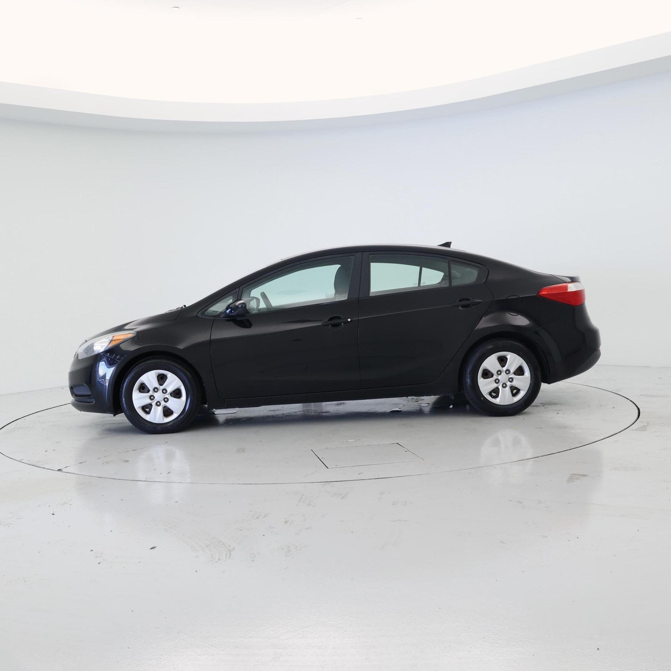 Thumbnail: 2016 Kia Forte - 3