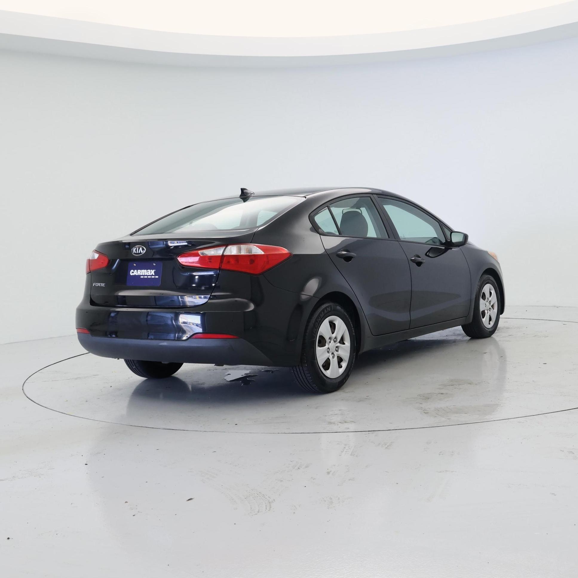 Thumbnail: 2016 Kia Forte - 8