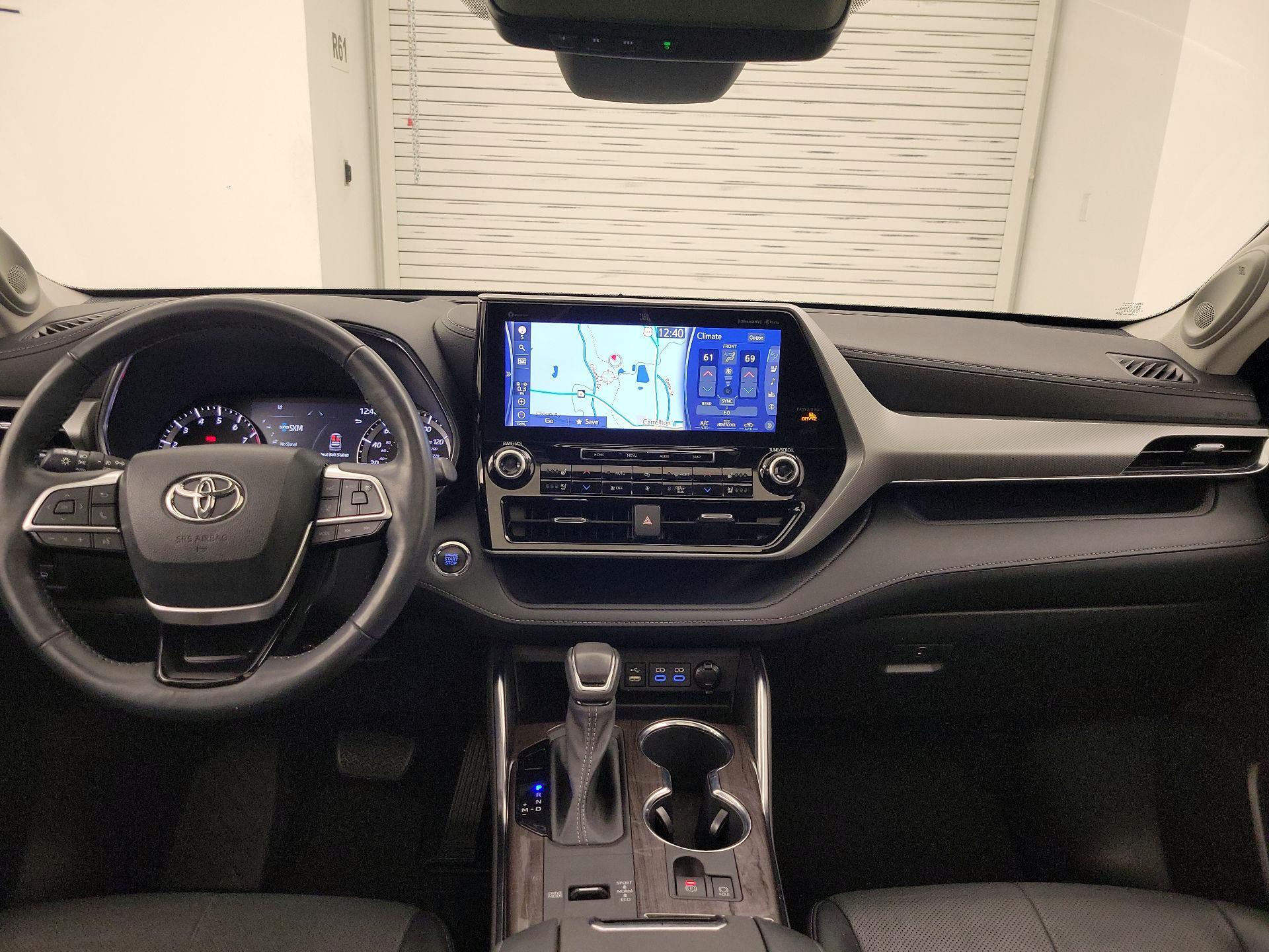 Thumbnail: 2022 Toyota Highlander - 9