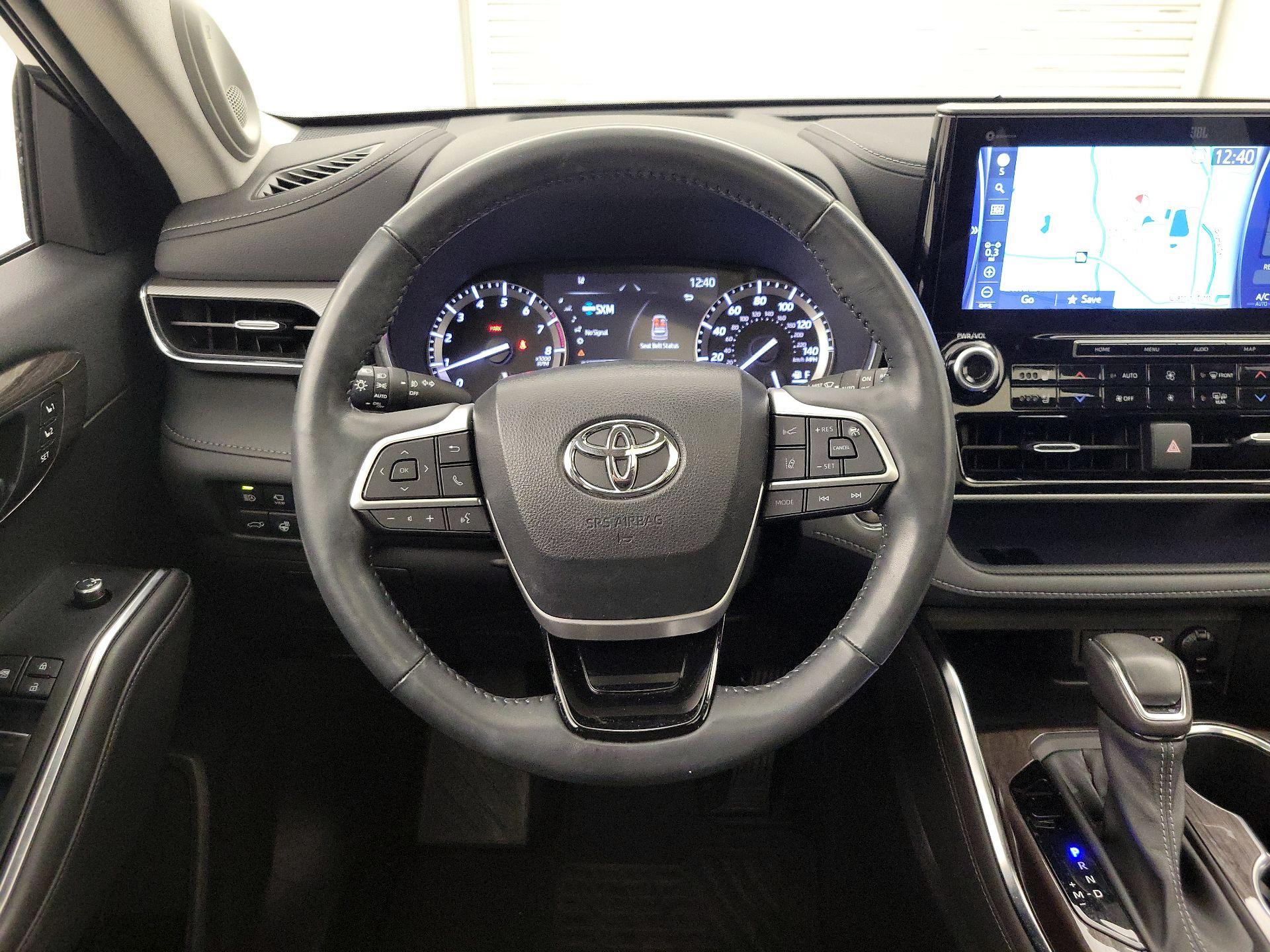 Thumbnail: 2022 Toyota Highlander - 10